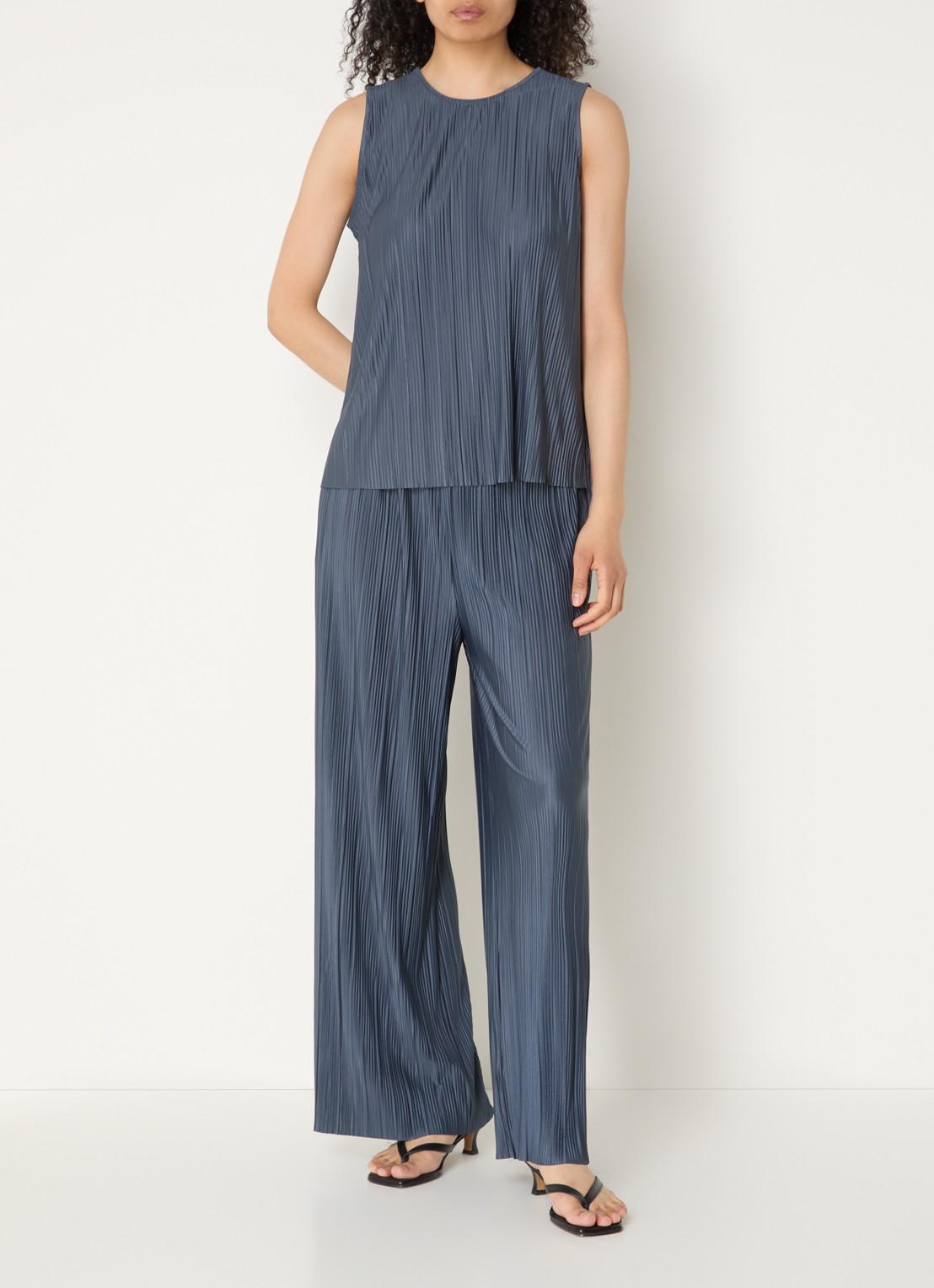 SAMSØE SAMSØE Uma high waist straight fit broek met steekzakken  - voorkant 2 blauwgrijs