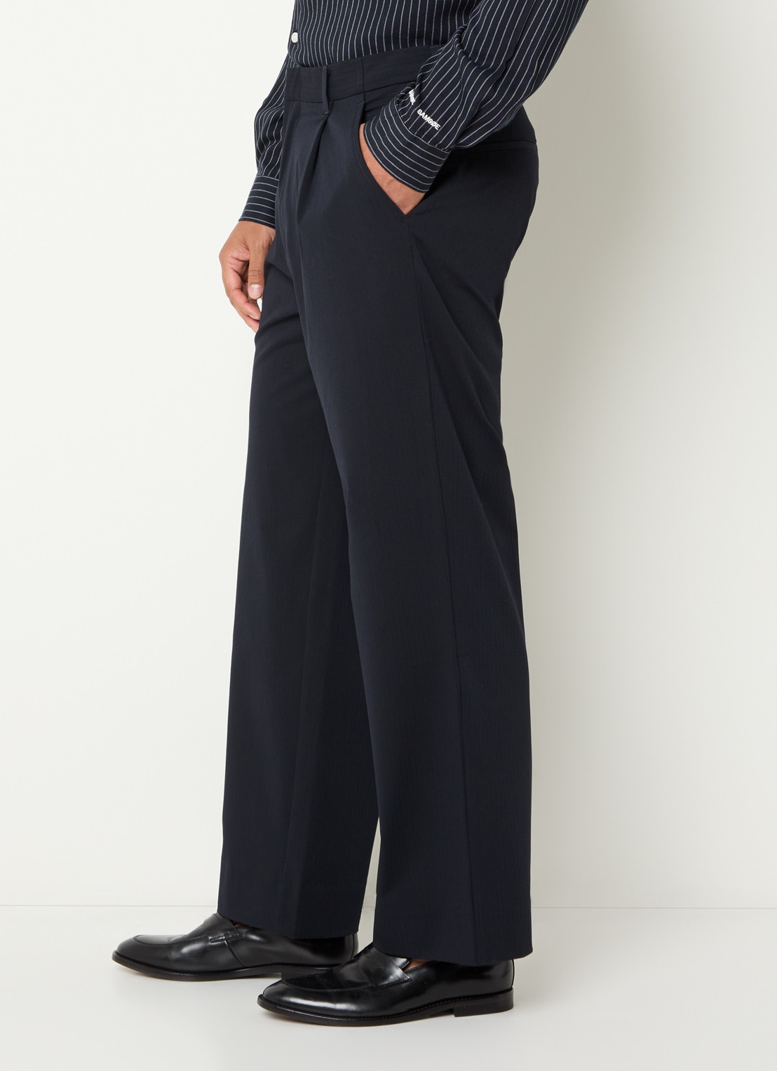 SAMSØE SAMSØE Wide fit pantalon met steekzakken - detail 2 zwart