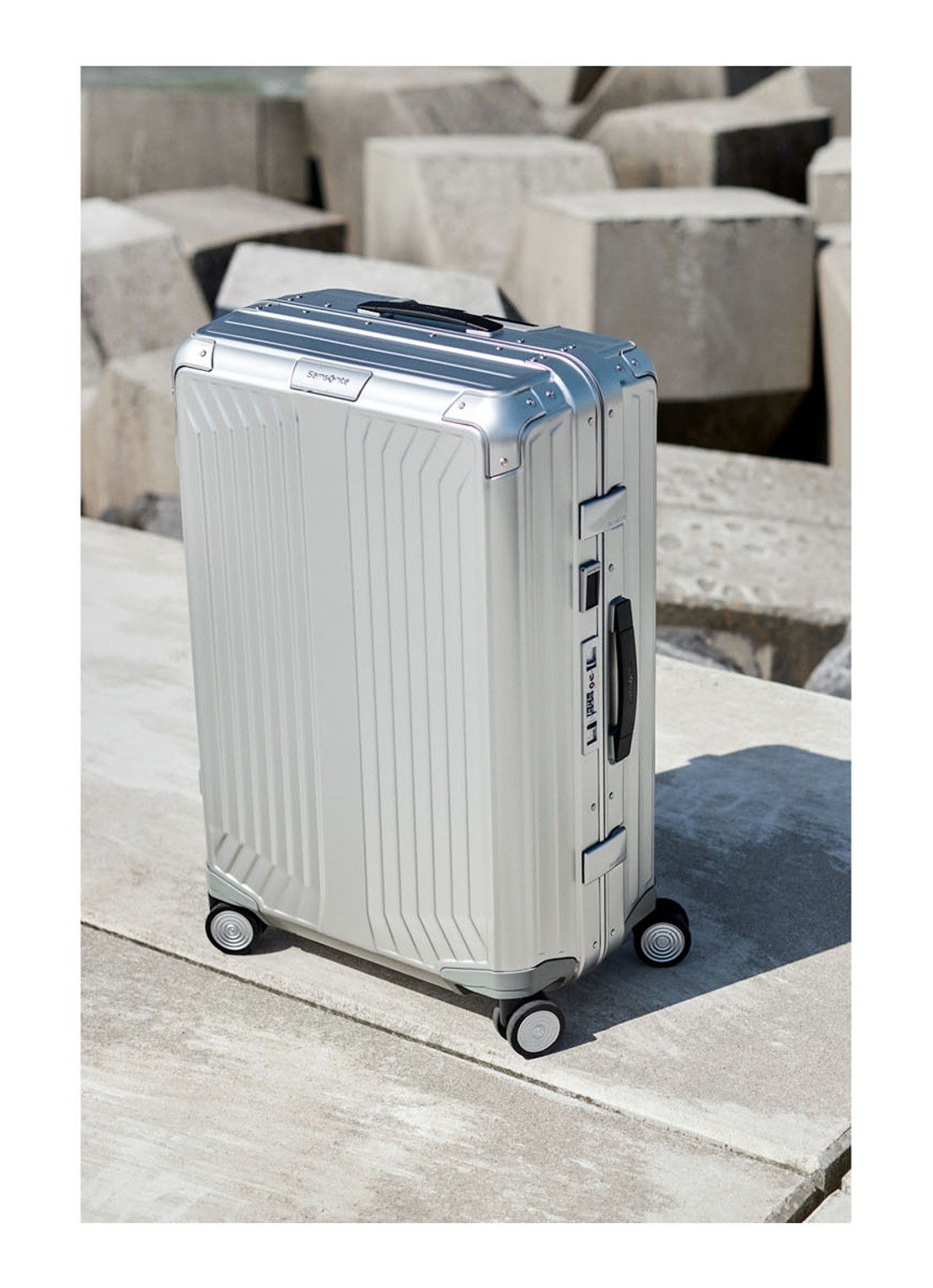 Samsonite Lite-Box Alu spinner 55 cm  - detail 4 zilver
