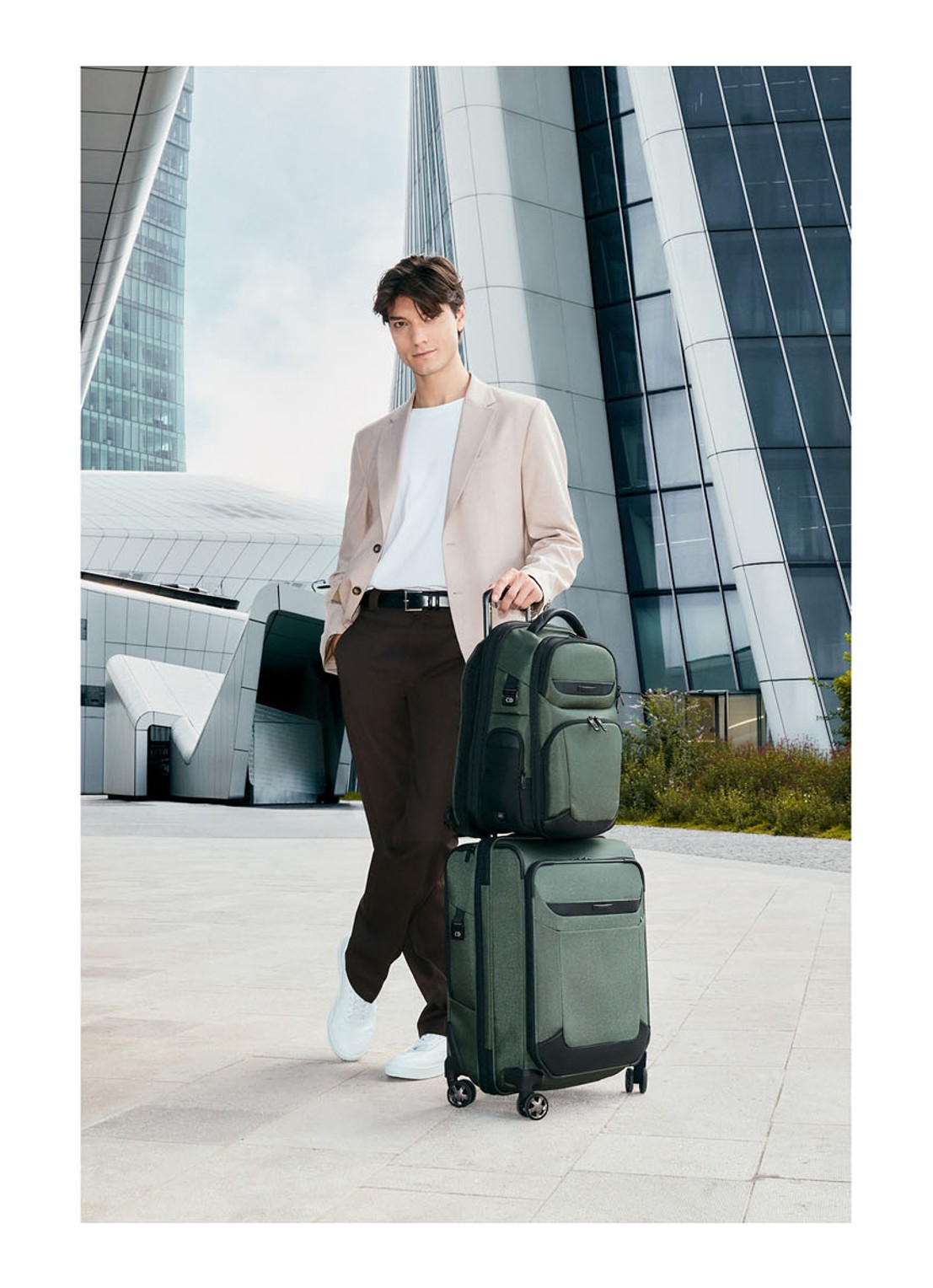 Samsonite Pro-DLX 6 rugzak met 15 inch laptopvak - voorkant 4 donkergroen