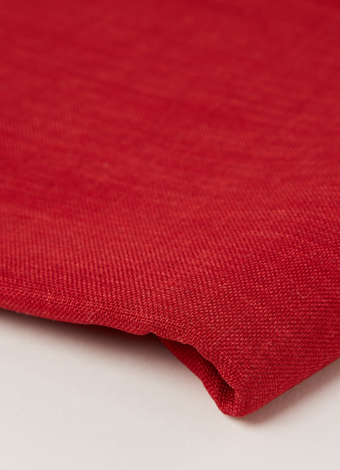 Sander Loft tafelloper 140 x 50 cm - detail 3 donkerrood