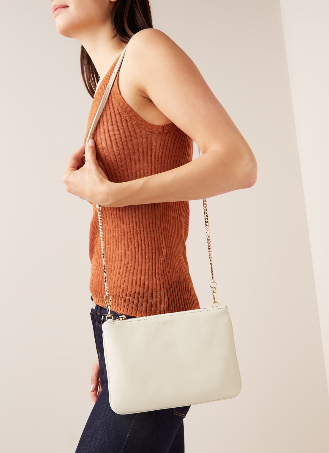 Sandro Addict crossbodytas van leer - voorkant 4 gebroken wit