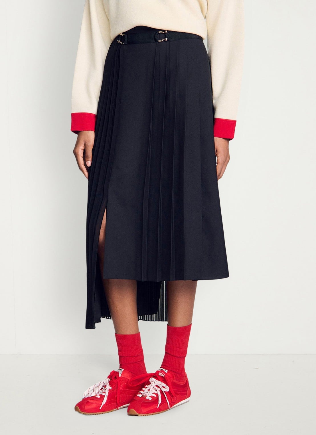 Sandro Asymmetrische midi rok met plooidetail - detail 2 zwart