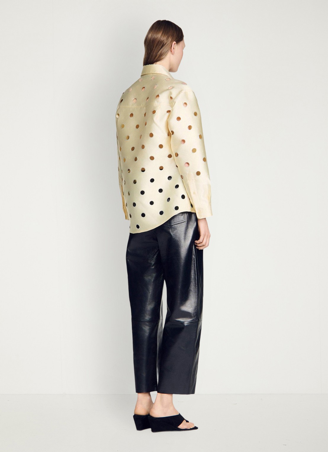 Sandro Blouse met opengewerkt dessin en strass - achterkant vanillegeel