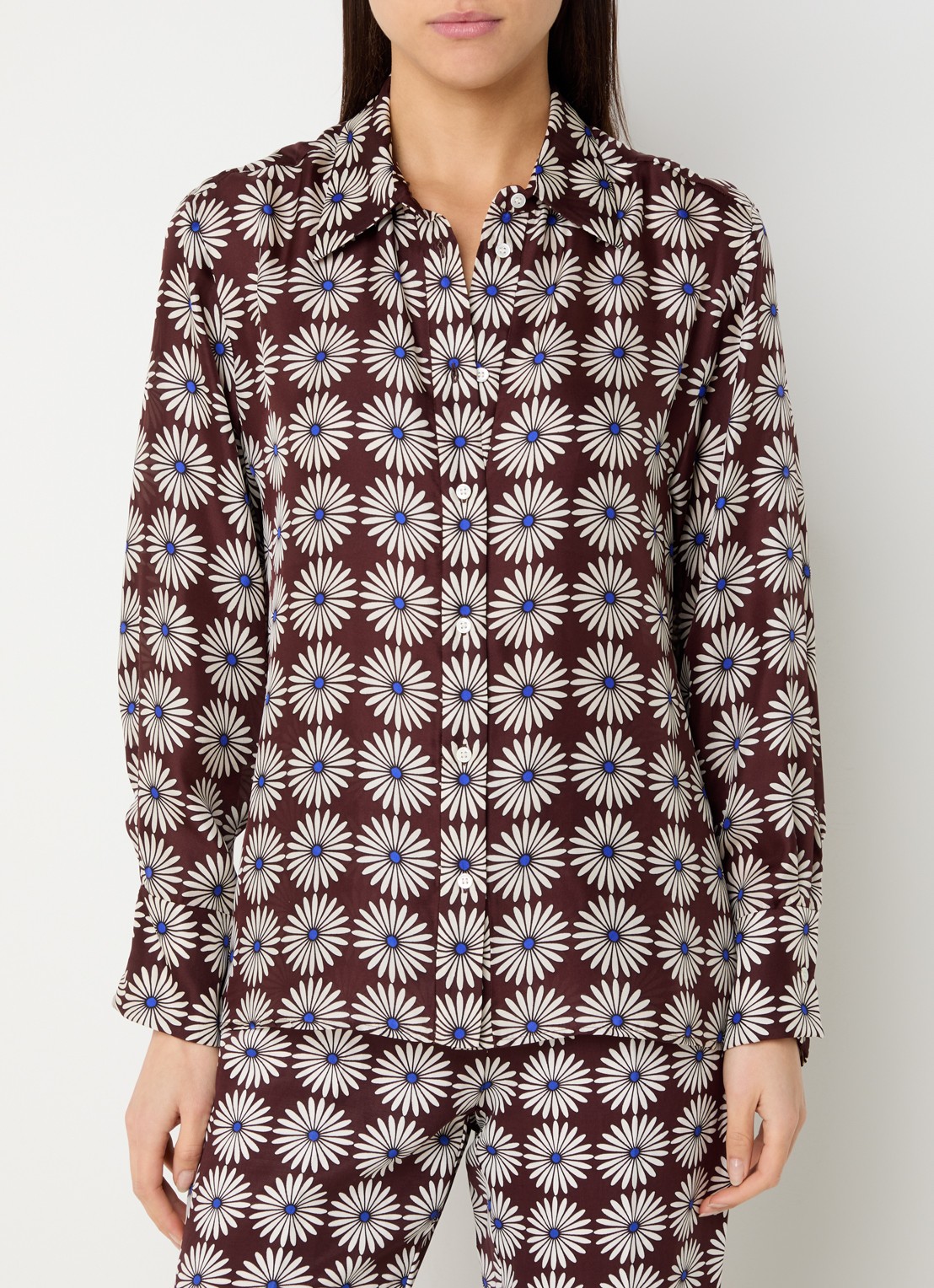 Sandro Blouse van zijde met bloemenprint  - detail 4 bruin