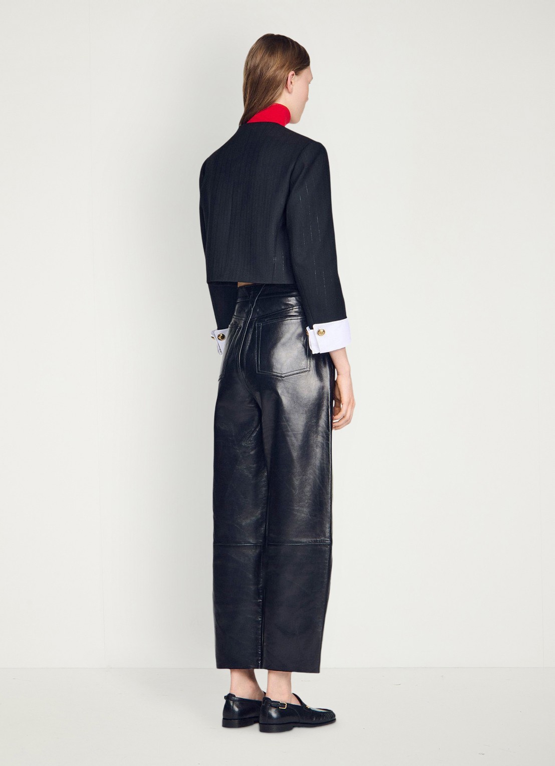 Sandro Cropped blazer in wolblend met lurex en krijtstreep - achterkant zwart