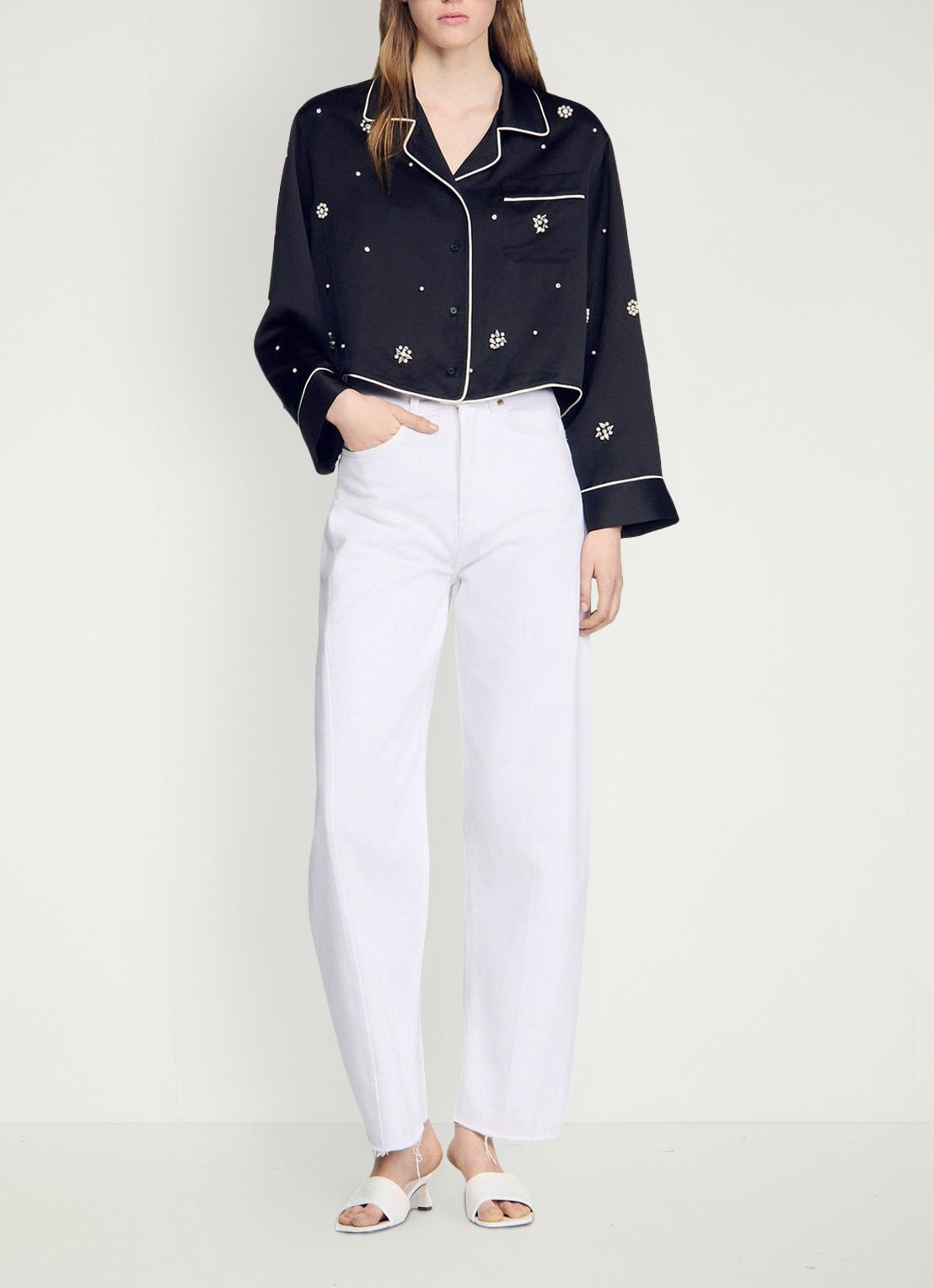 Sandro Cropped blouse met borstzak en stras - voorkant 6 zwart