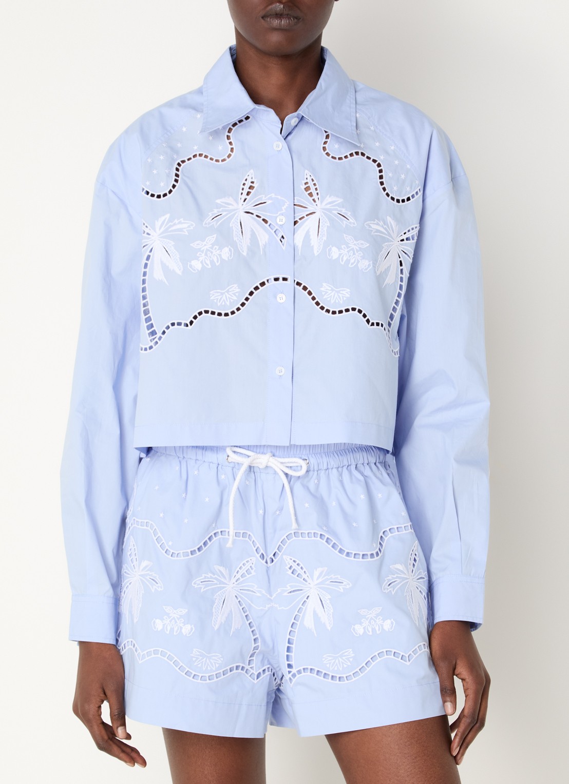 Sandro Cropped blouse met broderie  - detail lavendel