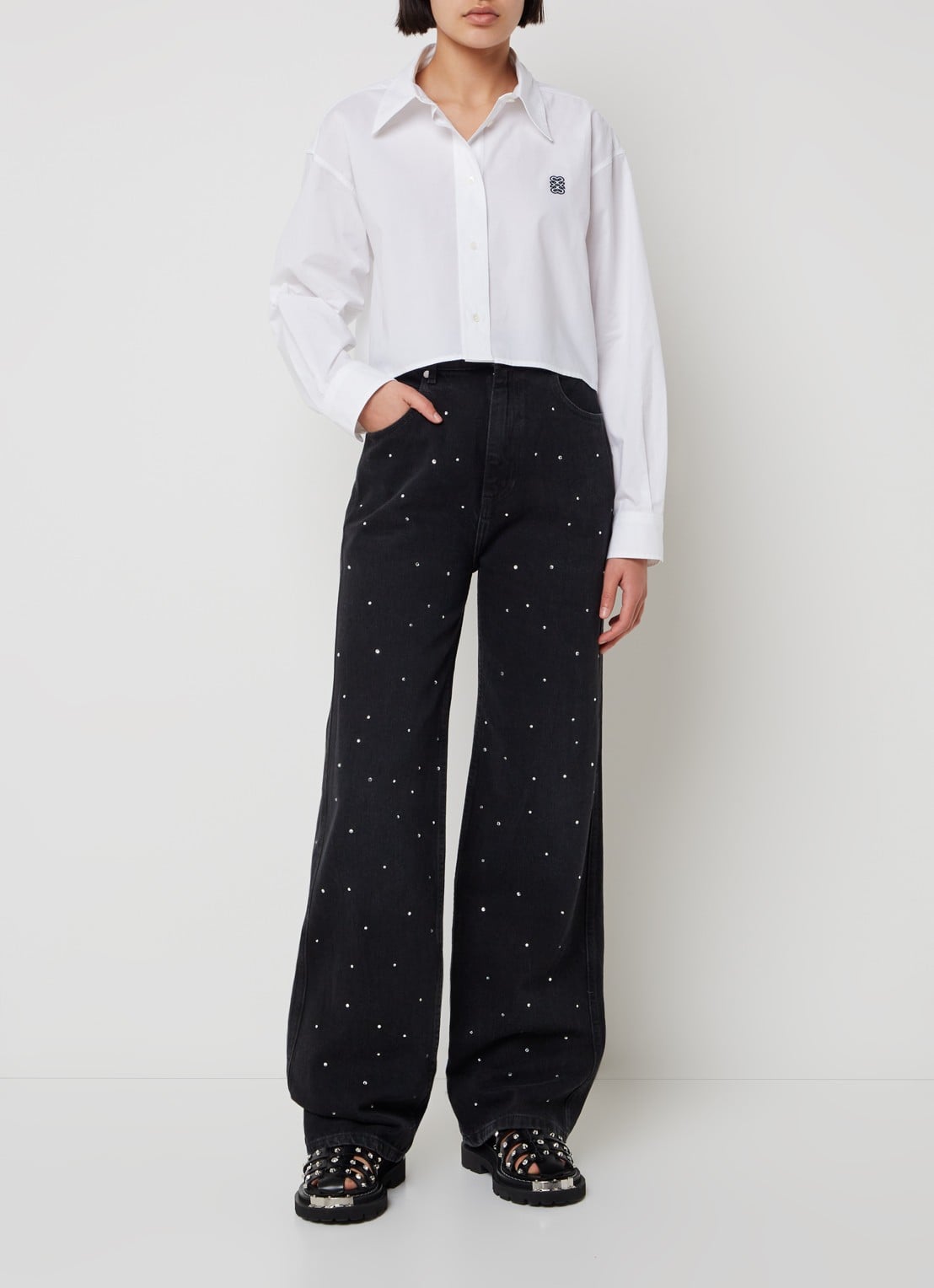 Sandro Cropped blouse met logoborduring - voorkant 4 wit