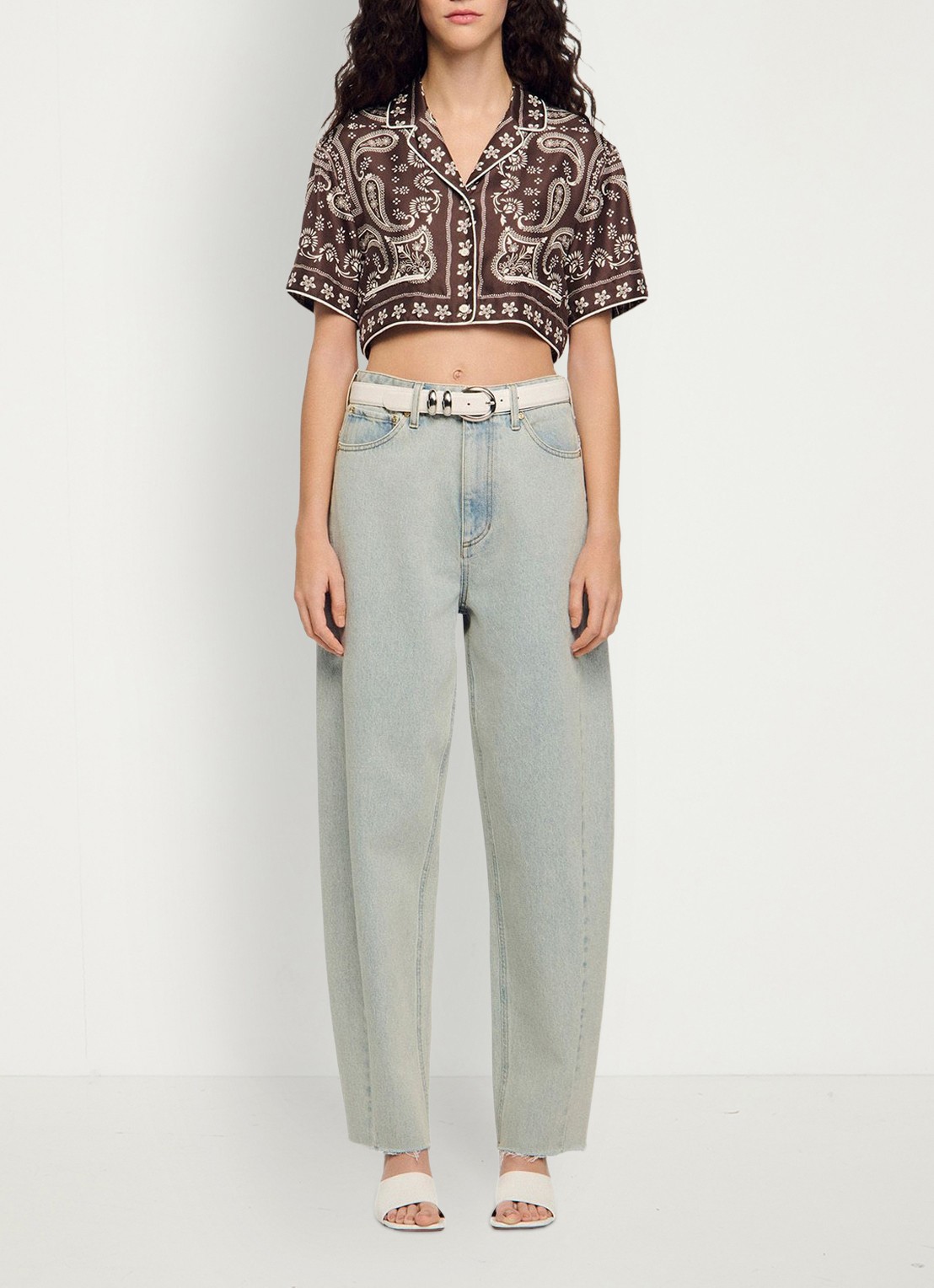 Sandro Cropped blouse met met jacquard dessin - detail 2 taupe / wit