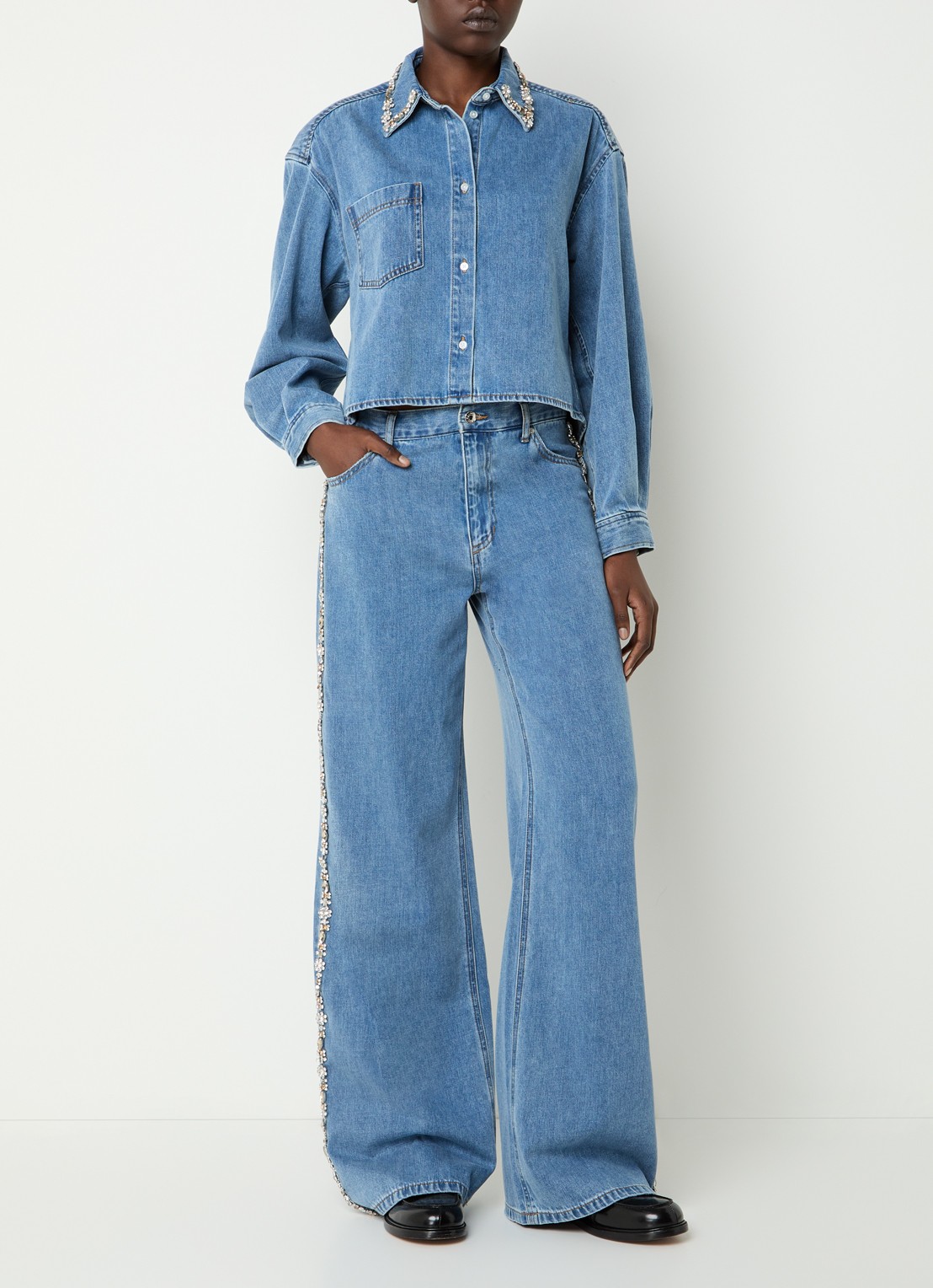 Sandro Cropped blouse van denim met strass - voorkant 3 blauw
