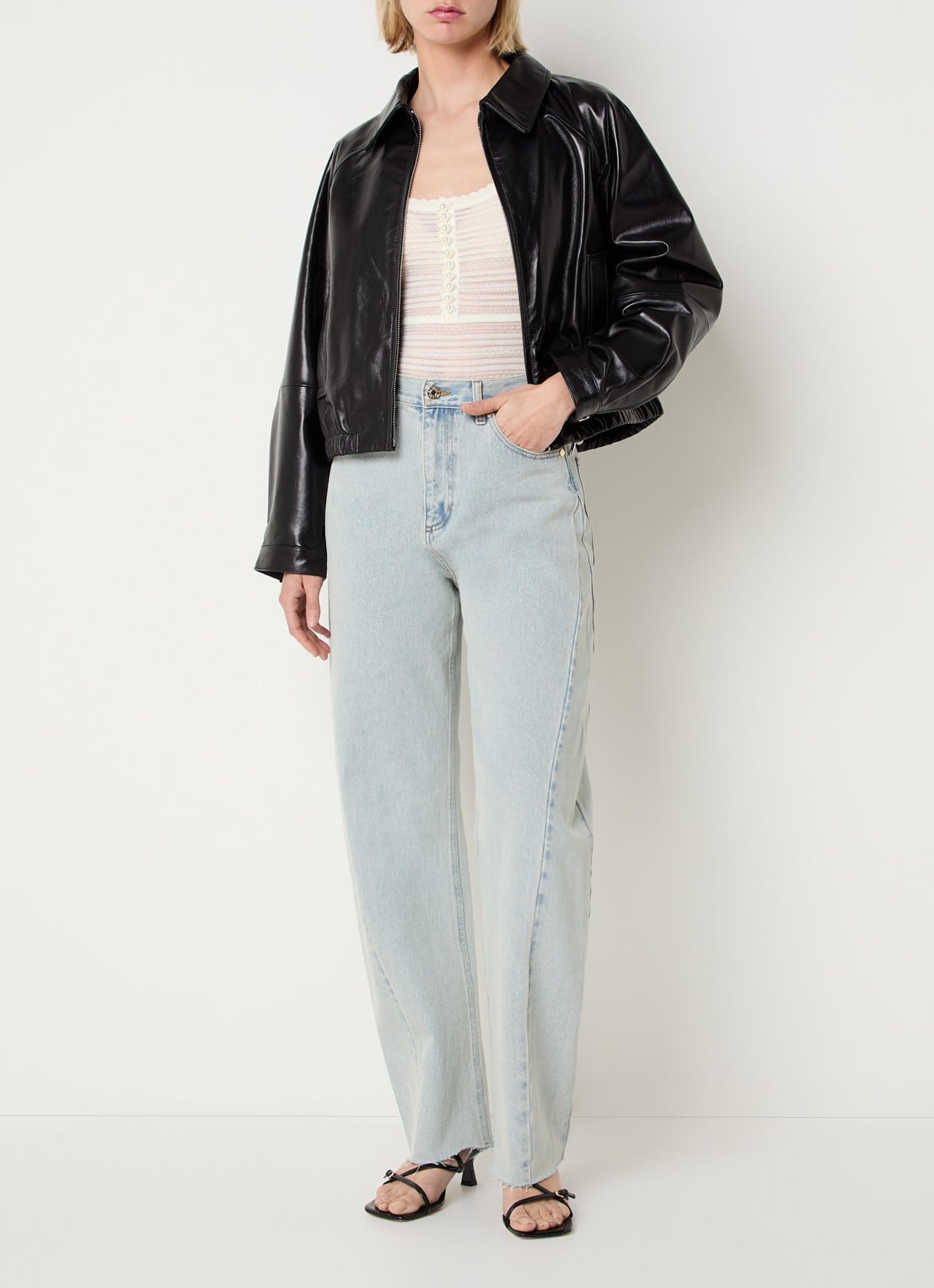 Sandro Cropped jack van lamsleer met steekzakken - voorkant 3 zwart