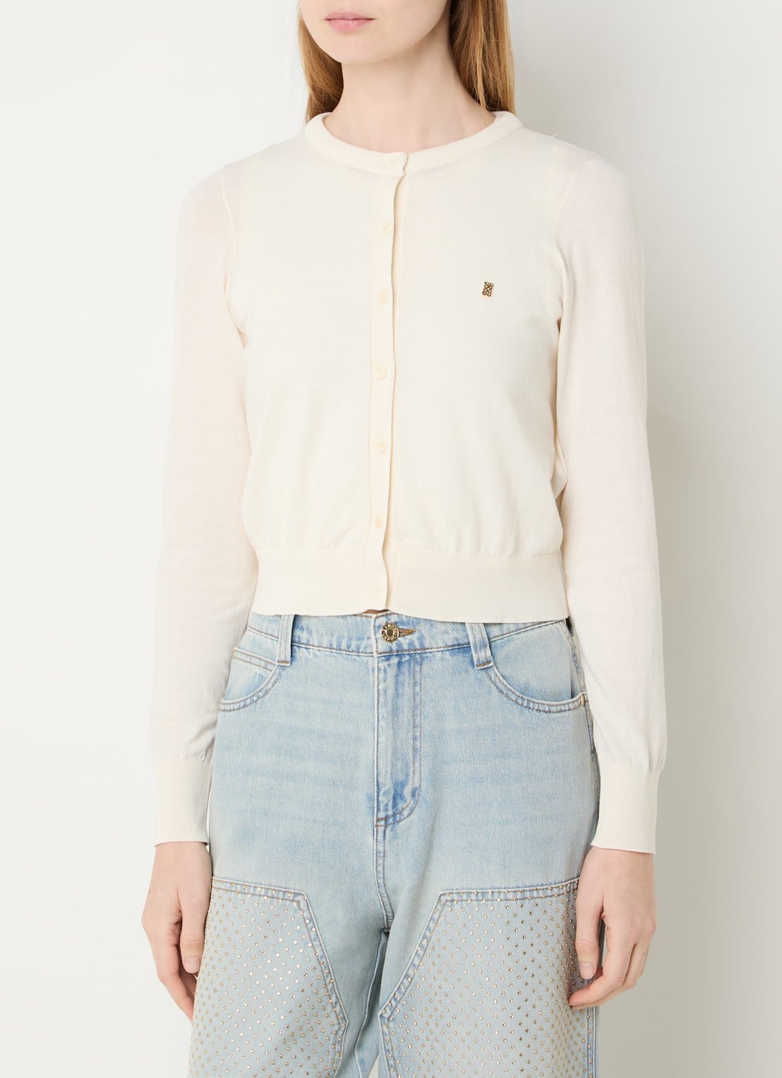 Sandro Fijngebreid cropped vest met logo - detail beige