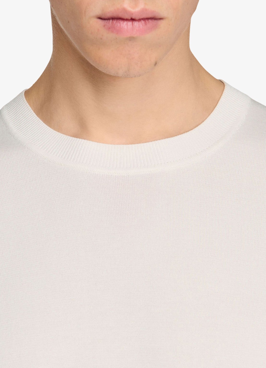 Sandro Fijngebreid T-shirt in zijdeblend - detail 5 wit