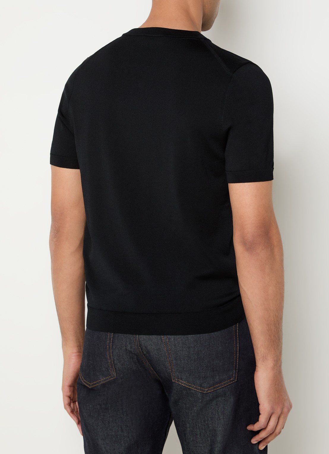 Sandro Fijngebreid T-shirt met V-hals - achterkant zwart