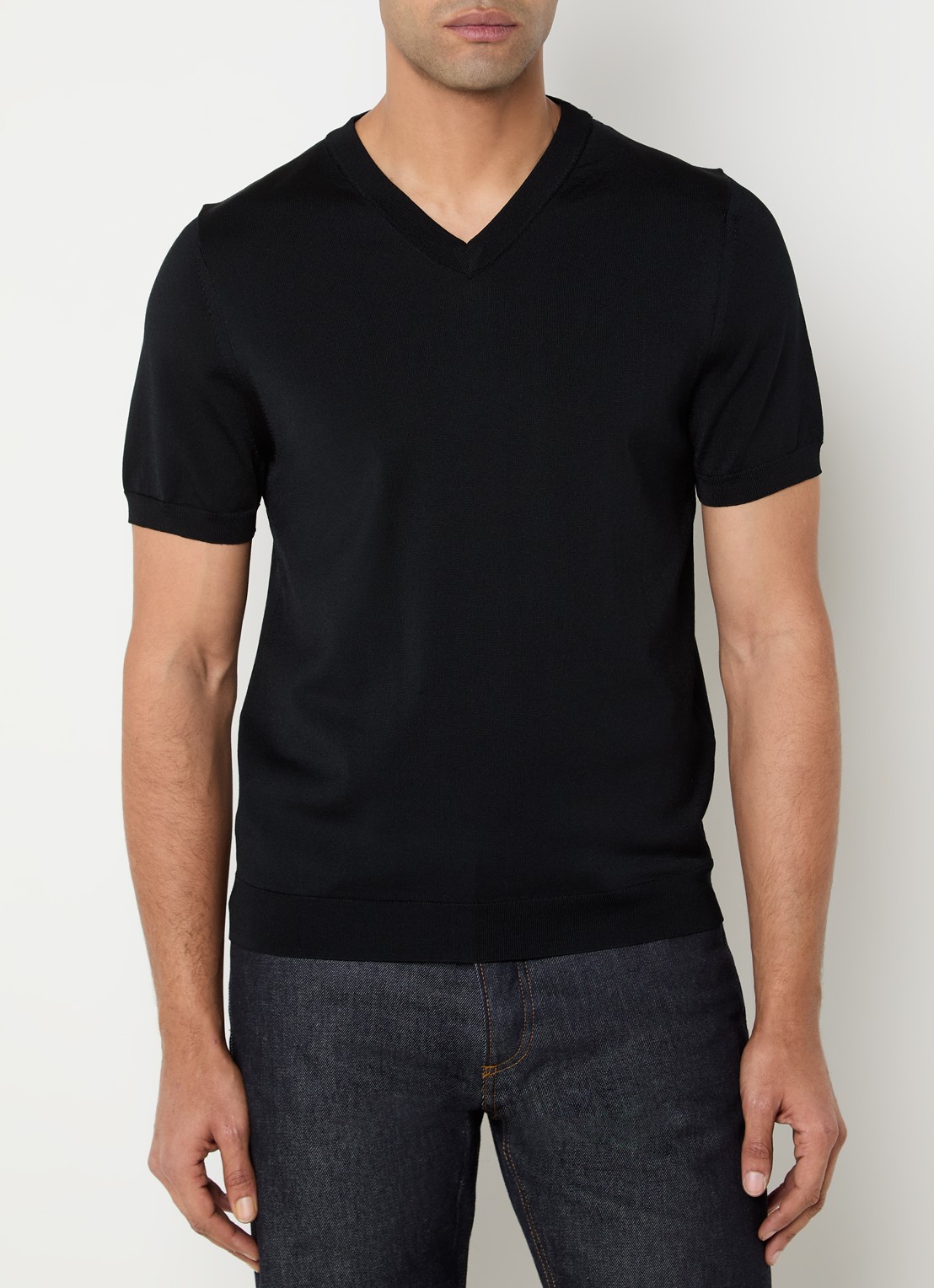 Sandro Fijngebreid T-shirt met V-hals - detail 4 zwart