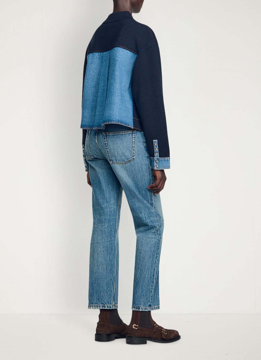 Sandro Fijngebreid vest met details van denim - achterkant 6 donkerblauw