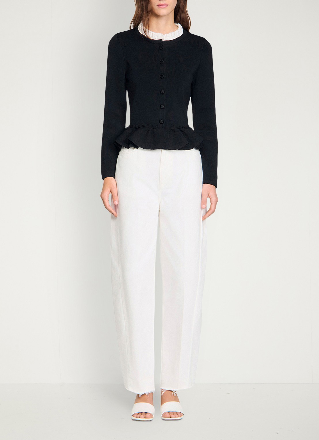 Sandro Fijngebreid vest met peplum en geborduurde knopen - detail 4 zwart