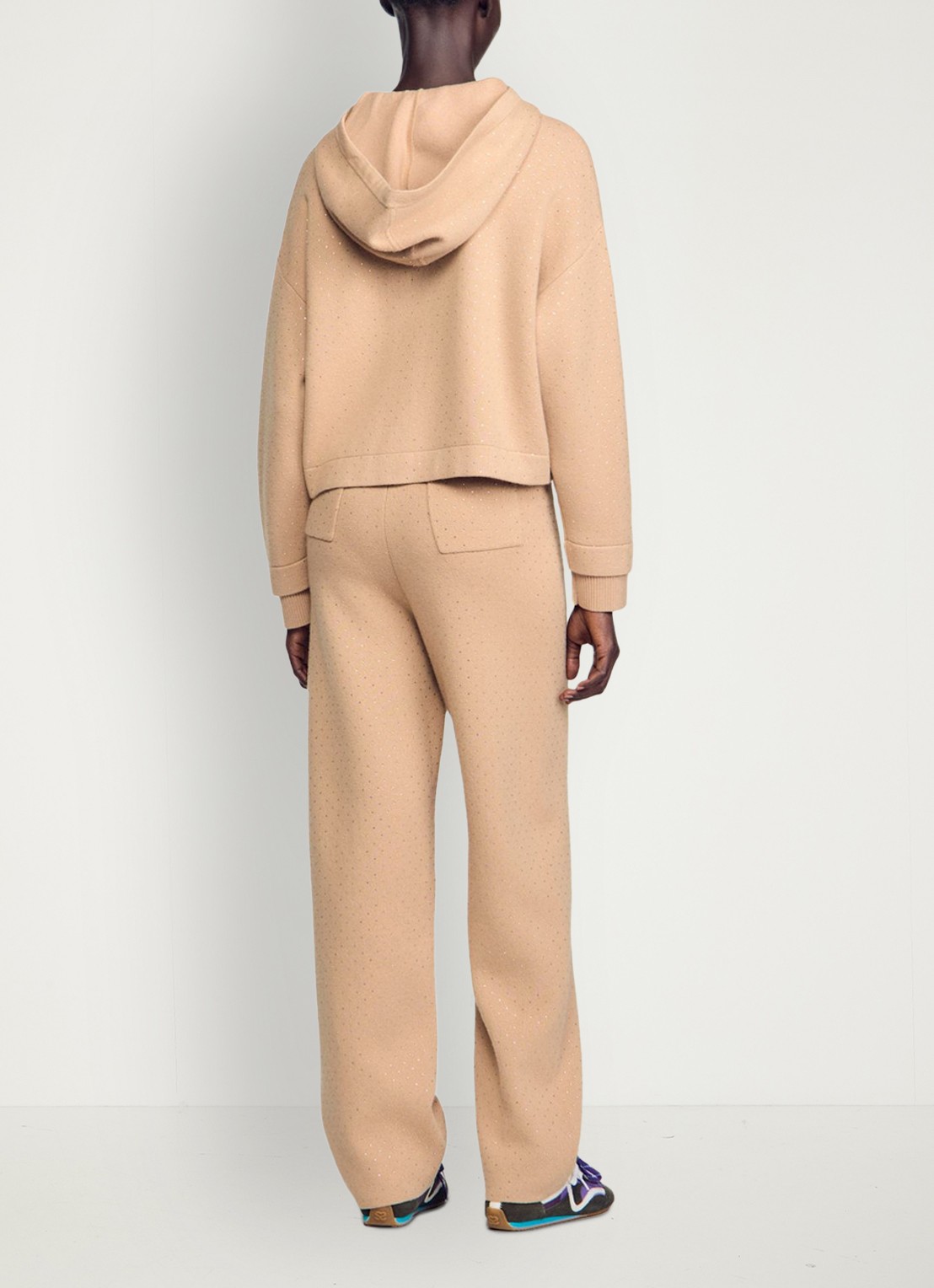 Sandro Fijngebreid vest met strass - achterkant 6 camel