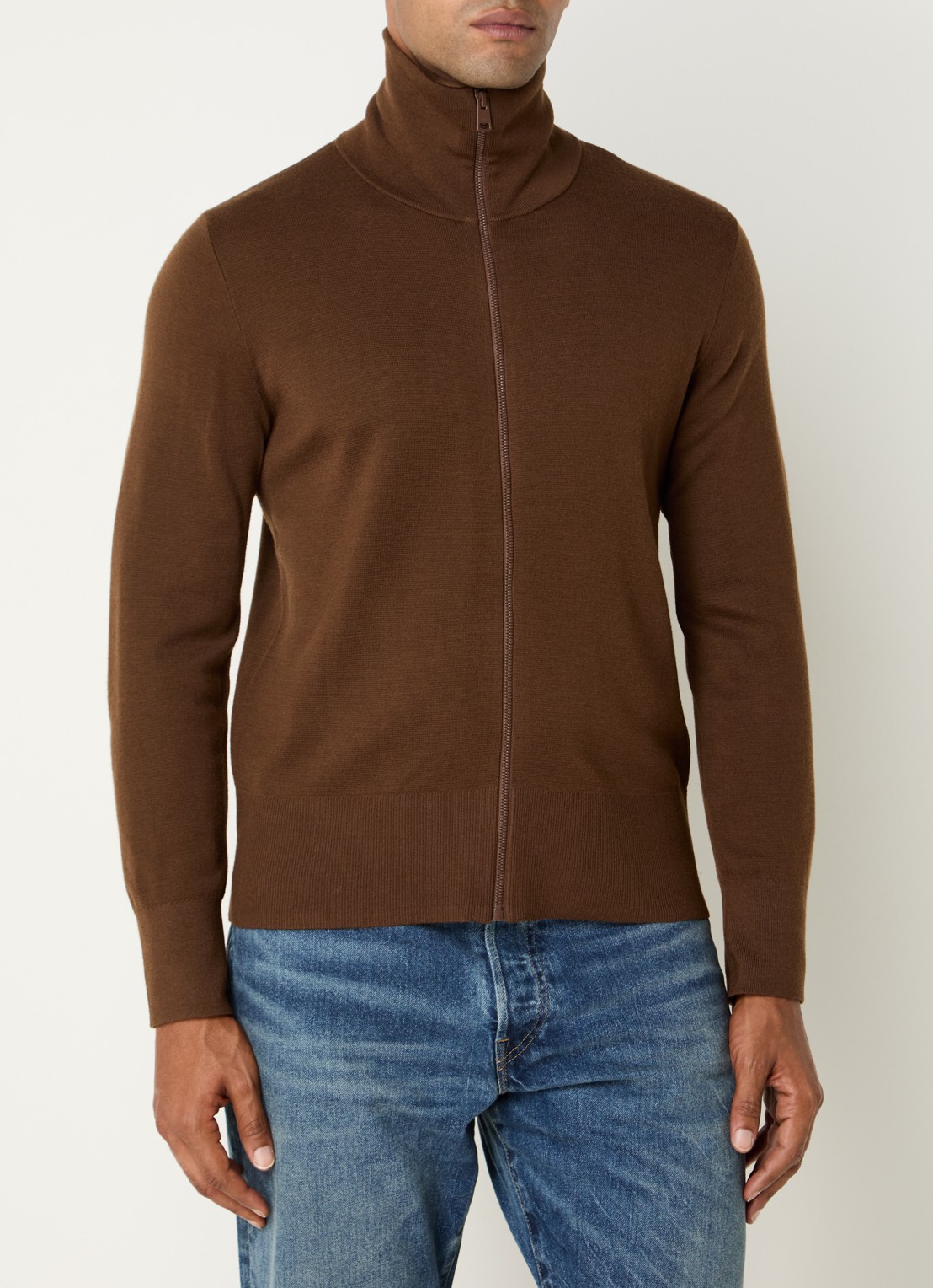 Sandro Fijngebreid vest van wol met opstaande kraag - detail 4 dark caramel / bruin