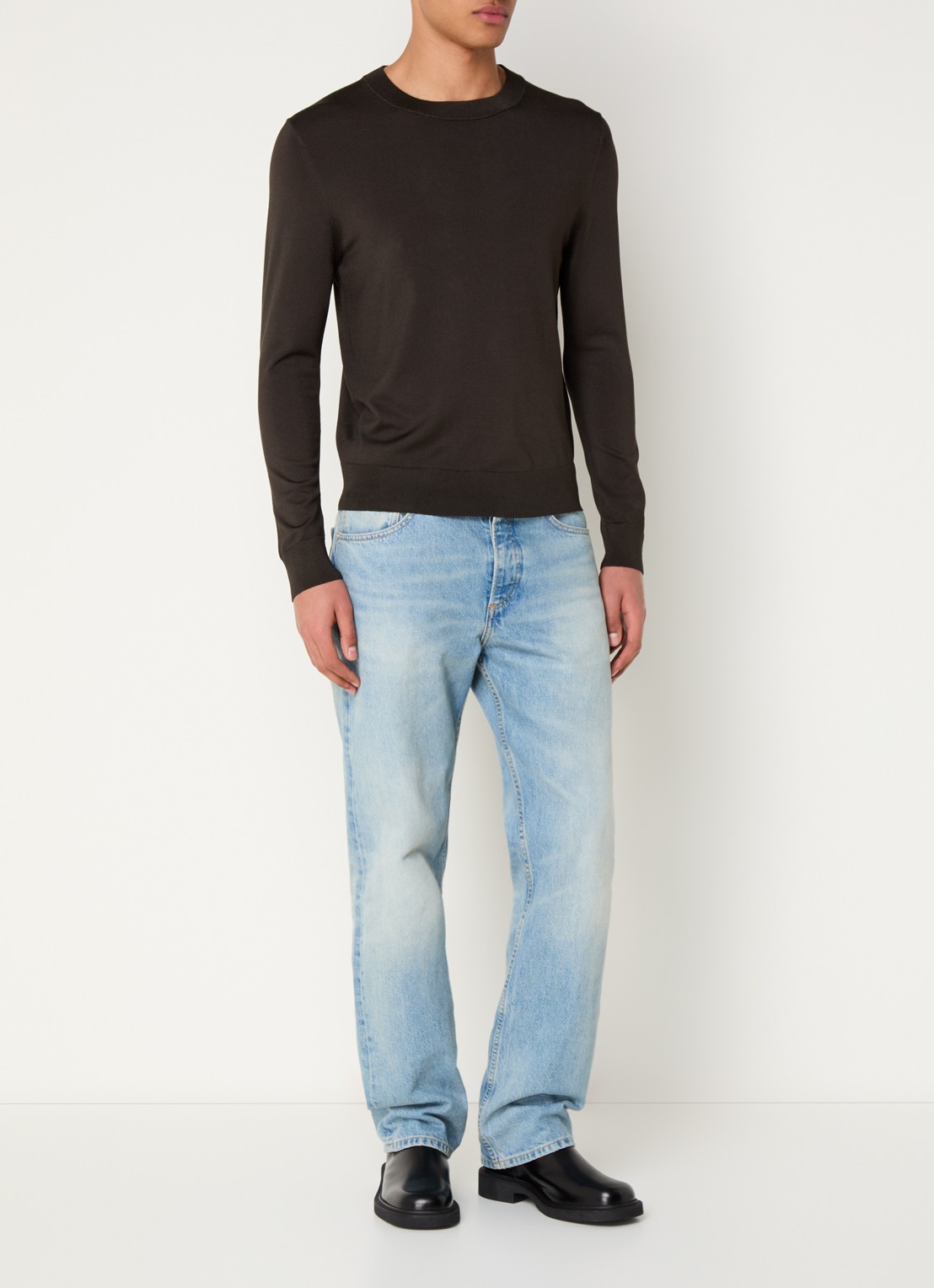 Sandro Fijngebreide pullover met ronde hals - voorkant 2 dark kaki. / bruin
