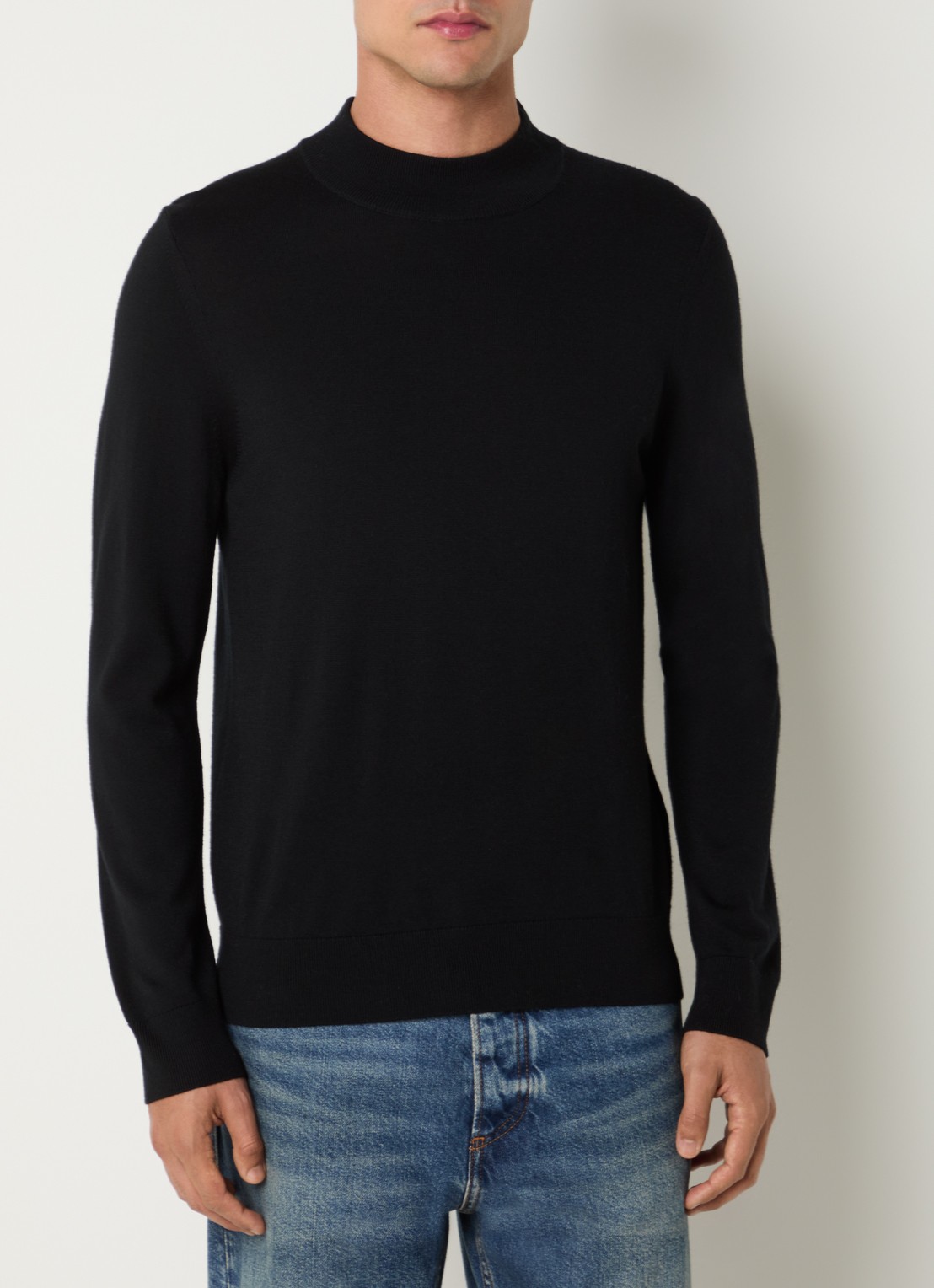 Sandro Fijngebreide pullover van wol met opstaande kraag - detail 4 zwart