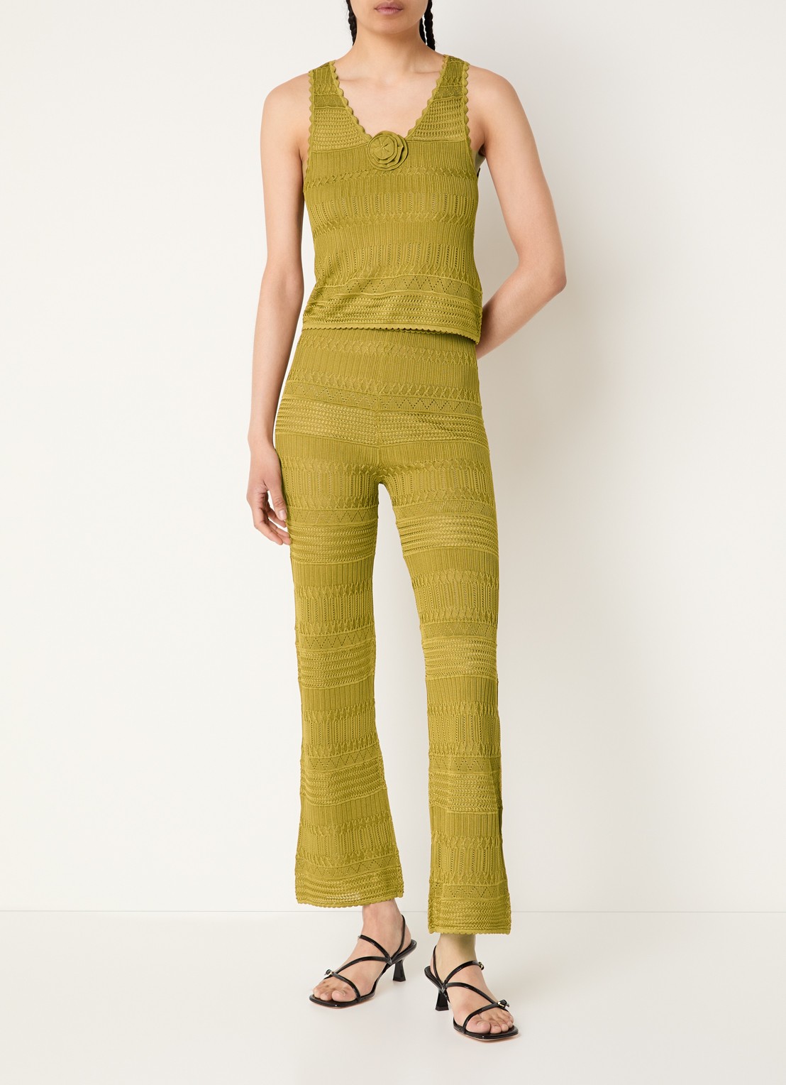 Sandro Grofgebreide tanktop met applicatie - voorkant 2 goud