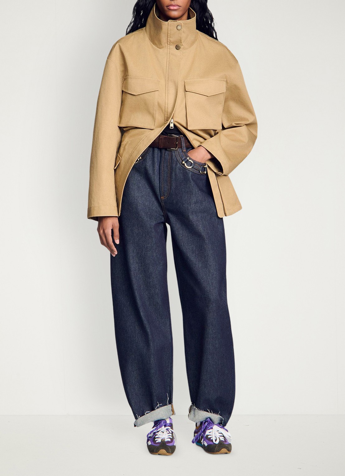 Sandro High waist barrel jeans met donkere wassing en decoratie - voorkant 2 indigo