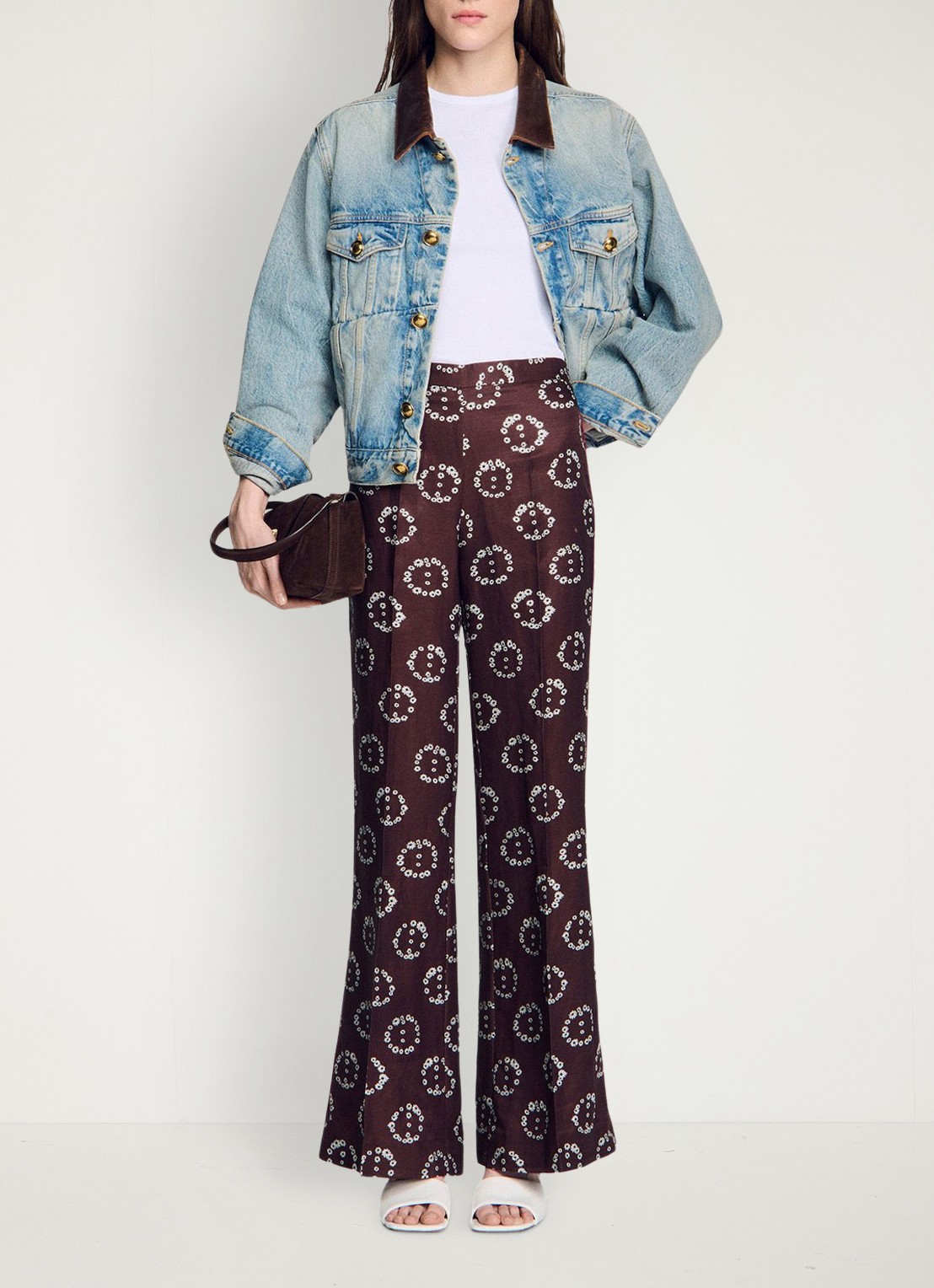 Sandro High waist flared broek in linnenblend met bloemenprint - voorkant 3 bruin