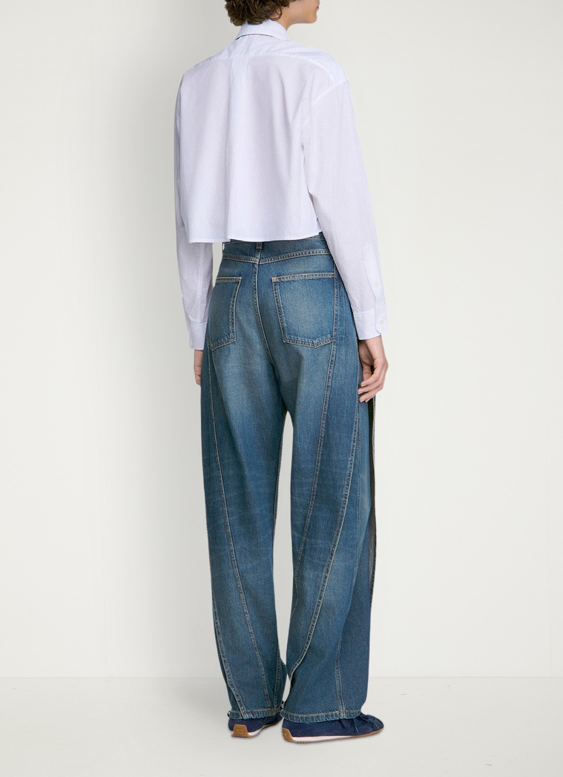 Sandro High waist loose fit jeans met medium wassing - achterkant denim