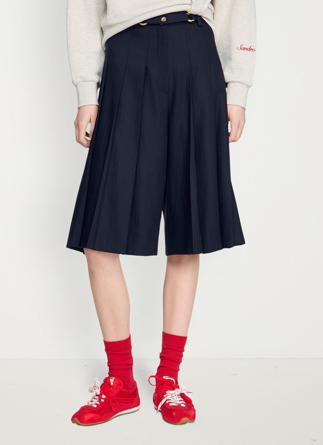 Sandro High waist loose fit korte broek met plooien en afneembare riem - detail blauw