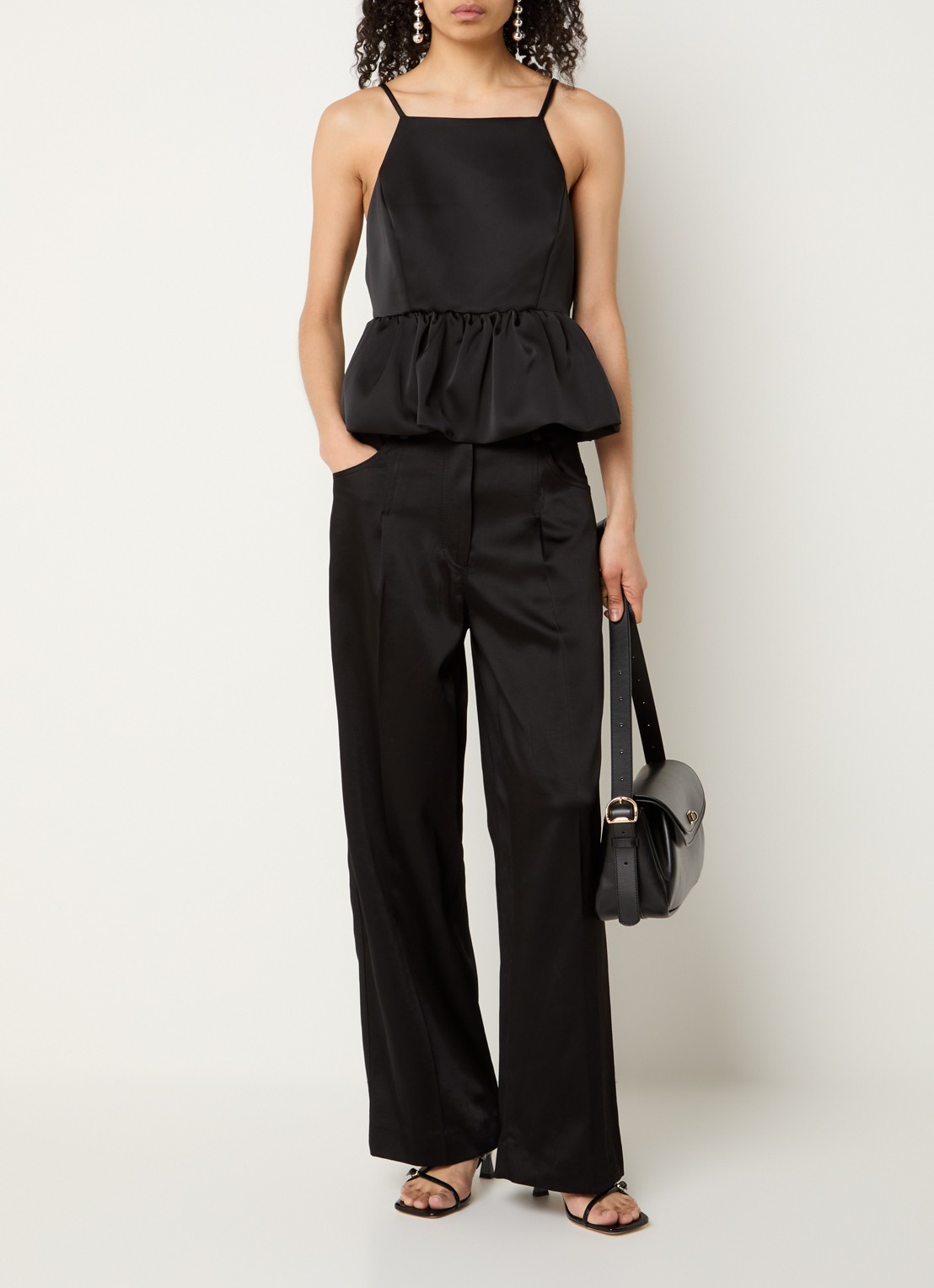 Sandro High waist loose fit pantalon van satijn met steekzakken - voorkant 4 zwart