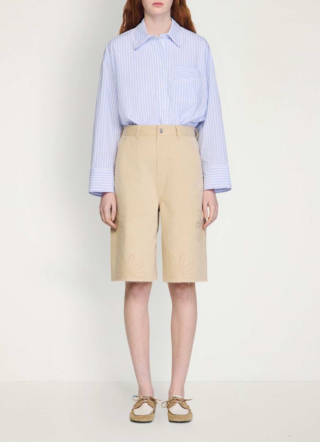 Sandro High waist wide fit korte broek van denim met bloem detail - detail 4 beige