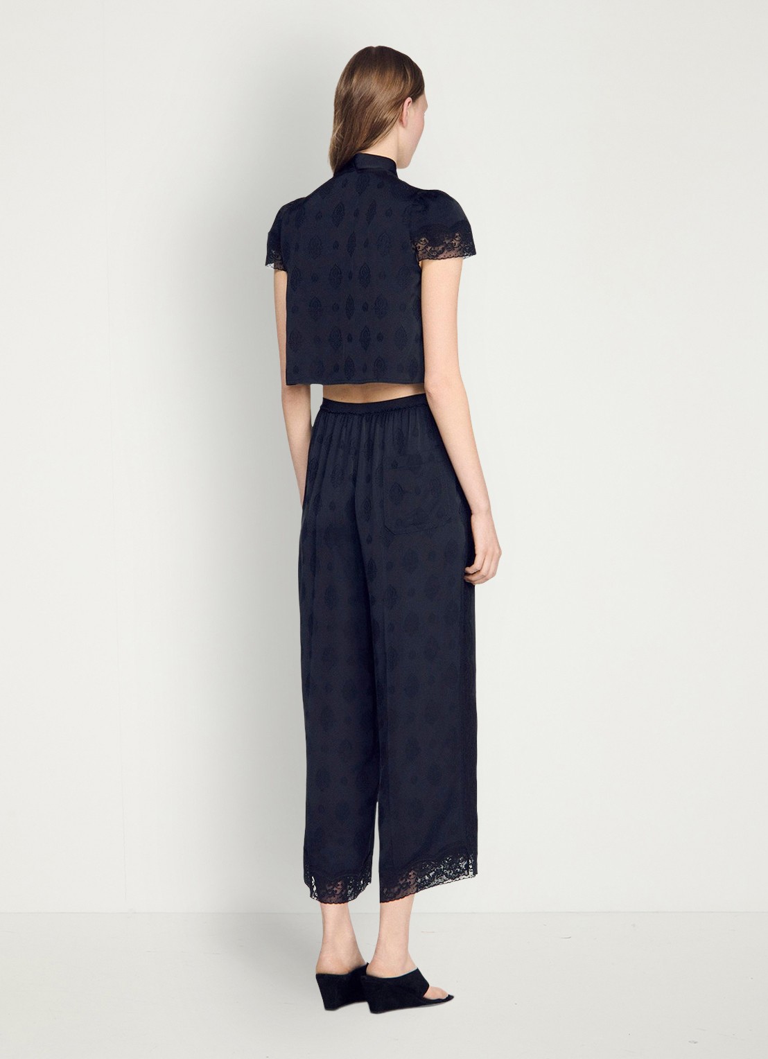 Sandro High waist wide fit pantalon met jacquard dessin en zakken - achterkant 6 black / zwart