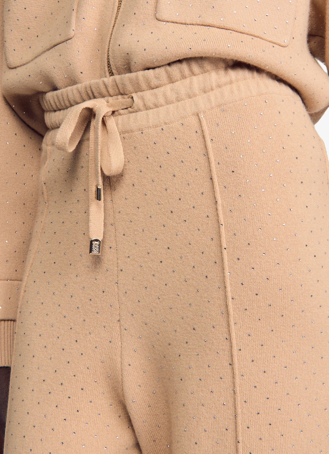 Sandro Joggingbroek met strass - detail 3 camel