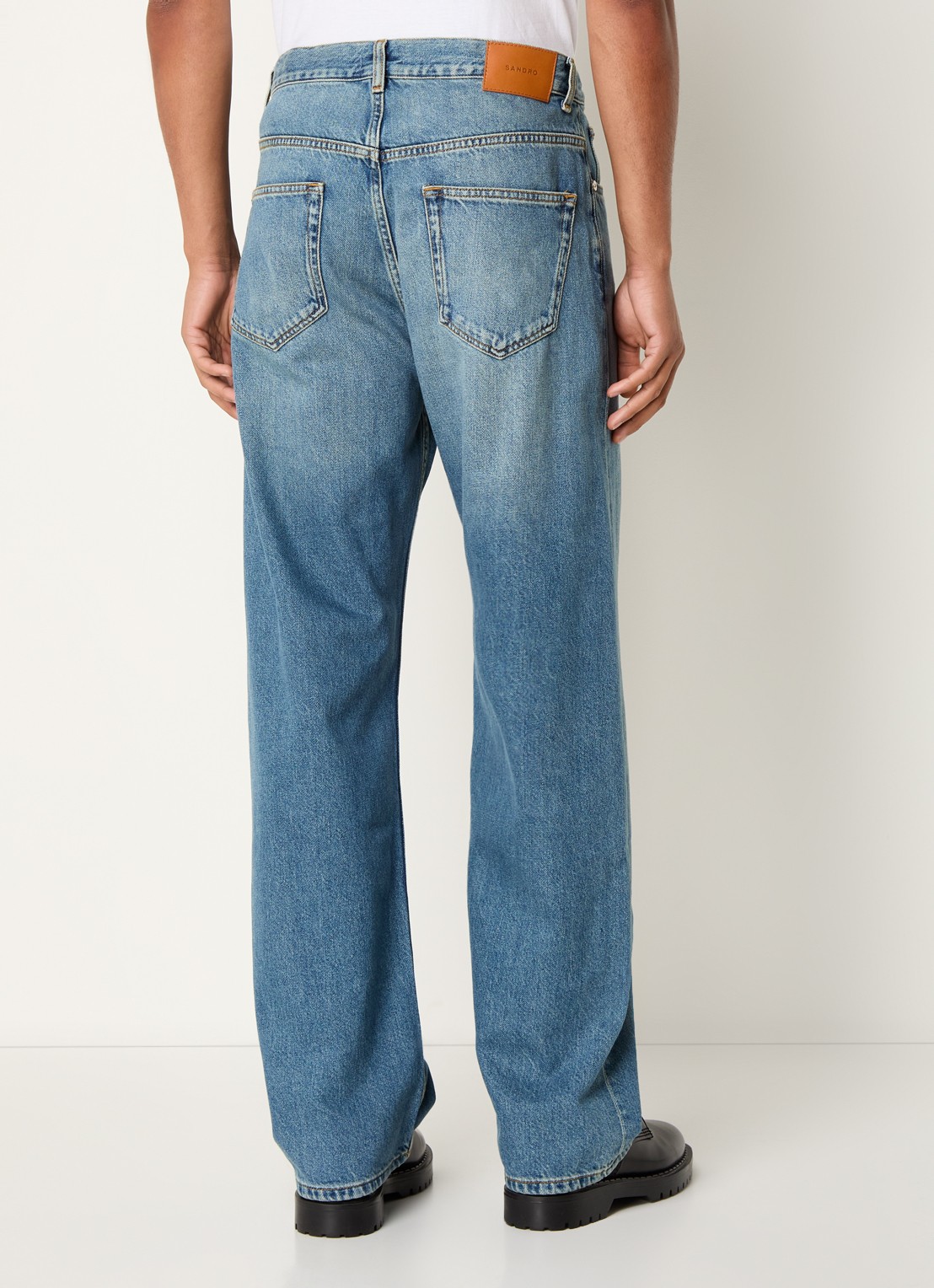 Sandro Loose fit jeans met medium wassing - achterkant blauw