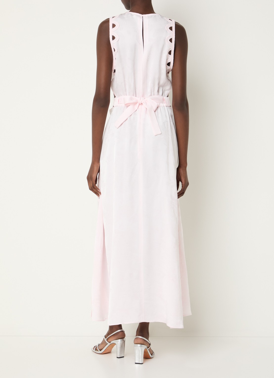 Sandro Maxi jurk met cut-out detail - achterkant 4 lichtroze
