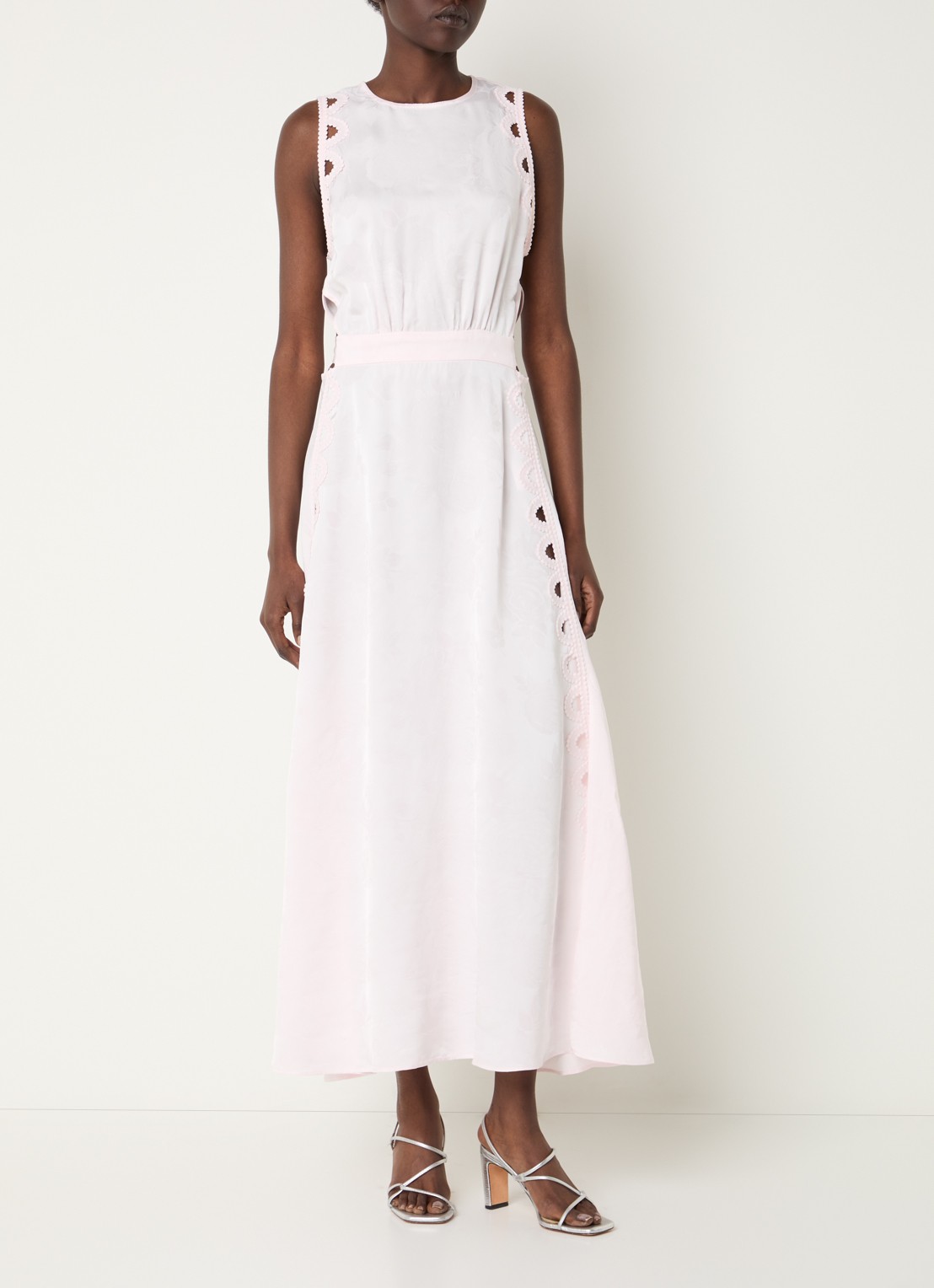 Sandro Maxi jurk met cut-out detail - detail 3 lichtroze