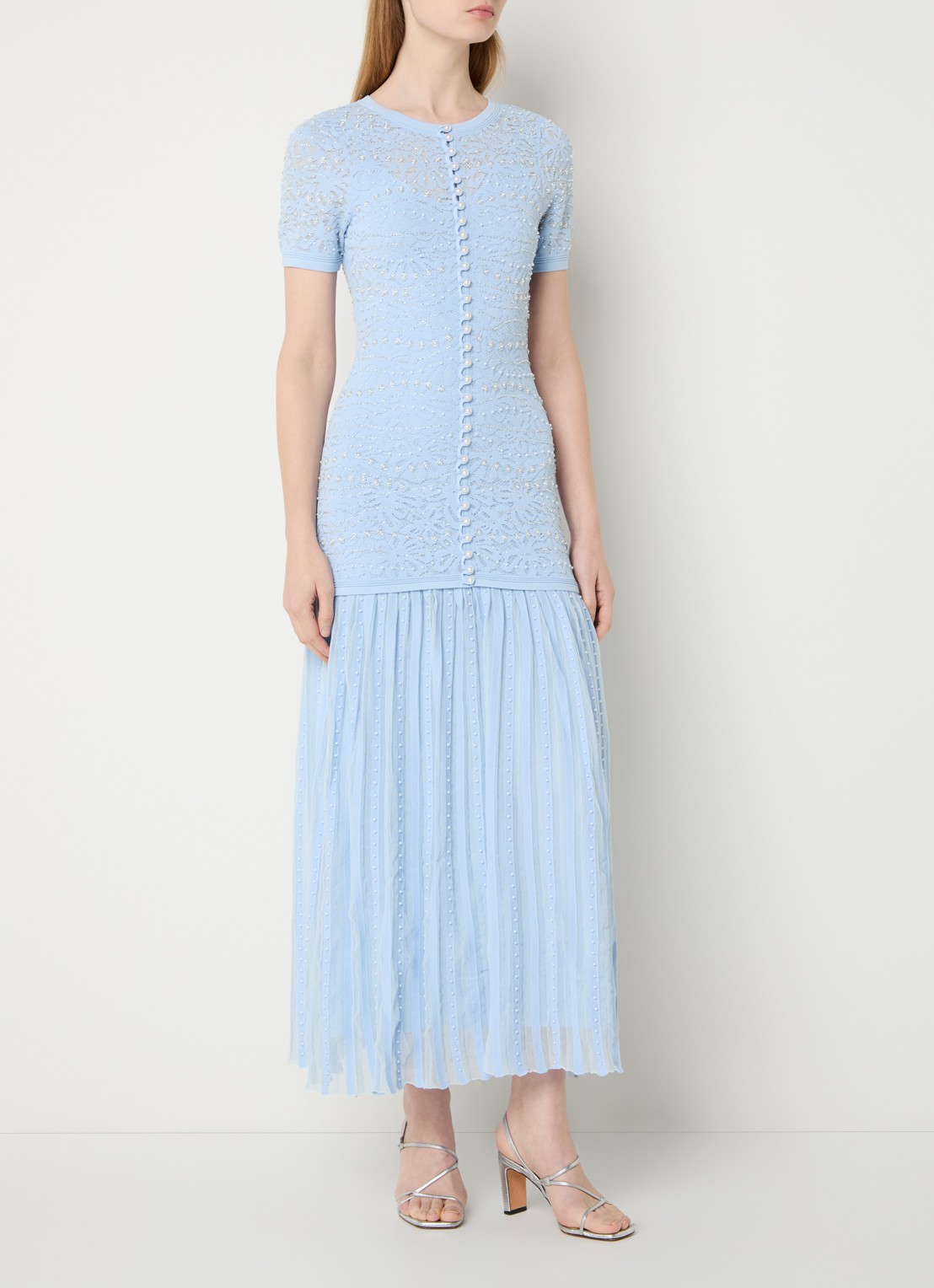 Sandro Midi blousejurk met imitatieparels en broderie - detail 4 lichtblauw