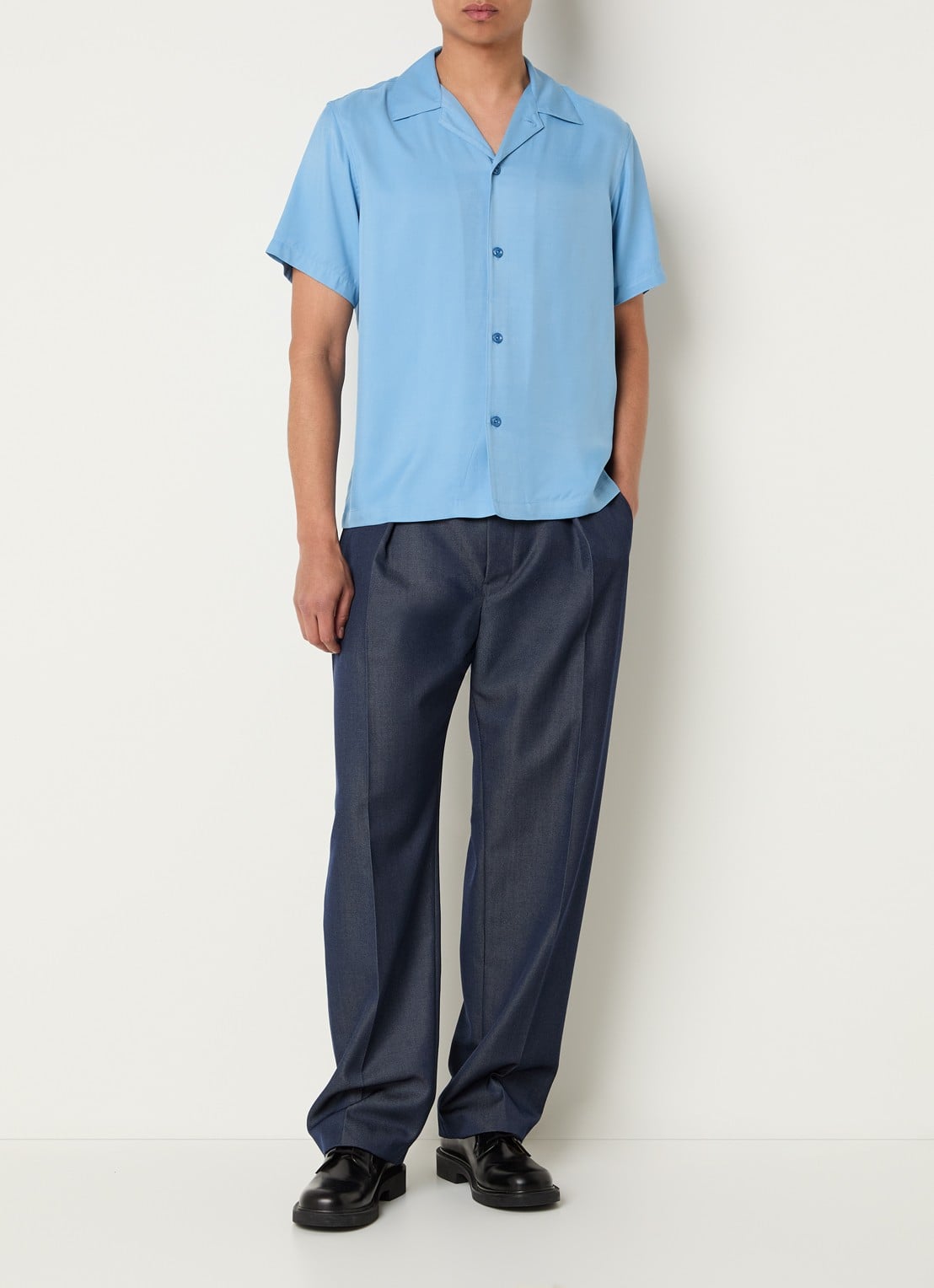 Sandro Regular fit overhemd met V-hals - voorkant 2 blauw