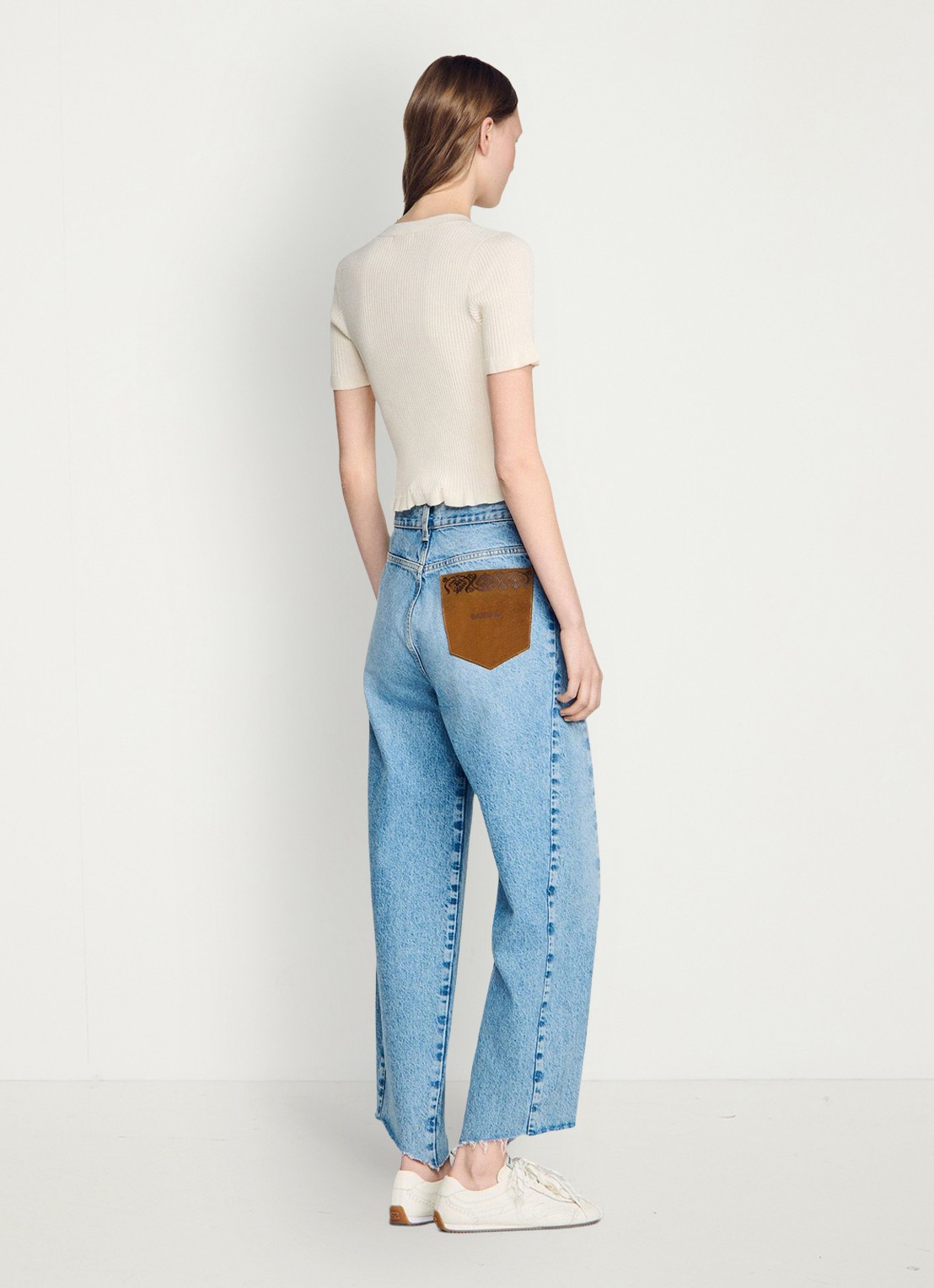 Sandro Ribgebreid vest met volants - achterkant beige