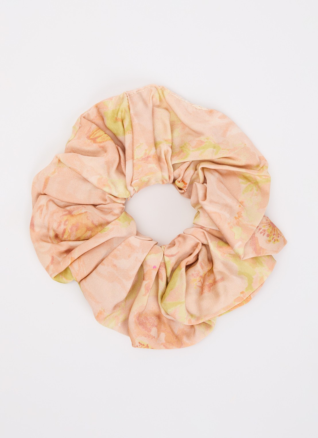 Sandro Scrunchie met bloemenprint - voorkant zalmroze