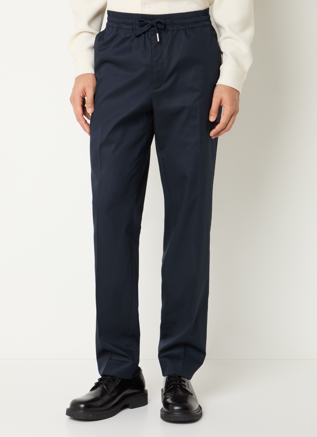 Sandro Straight fit chino  met steekzakken - detail indigo