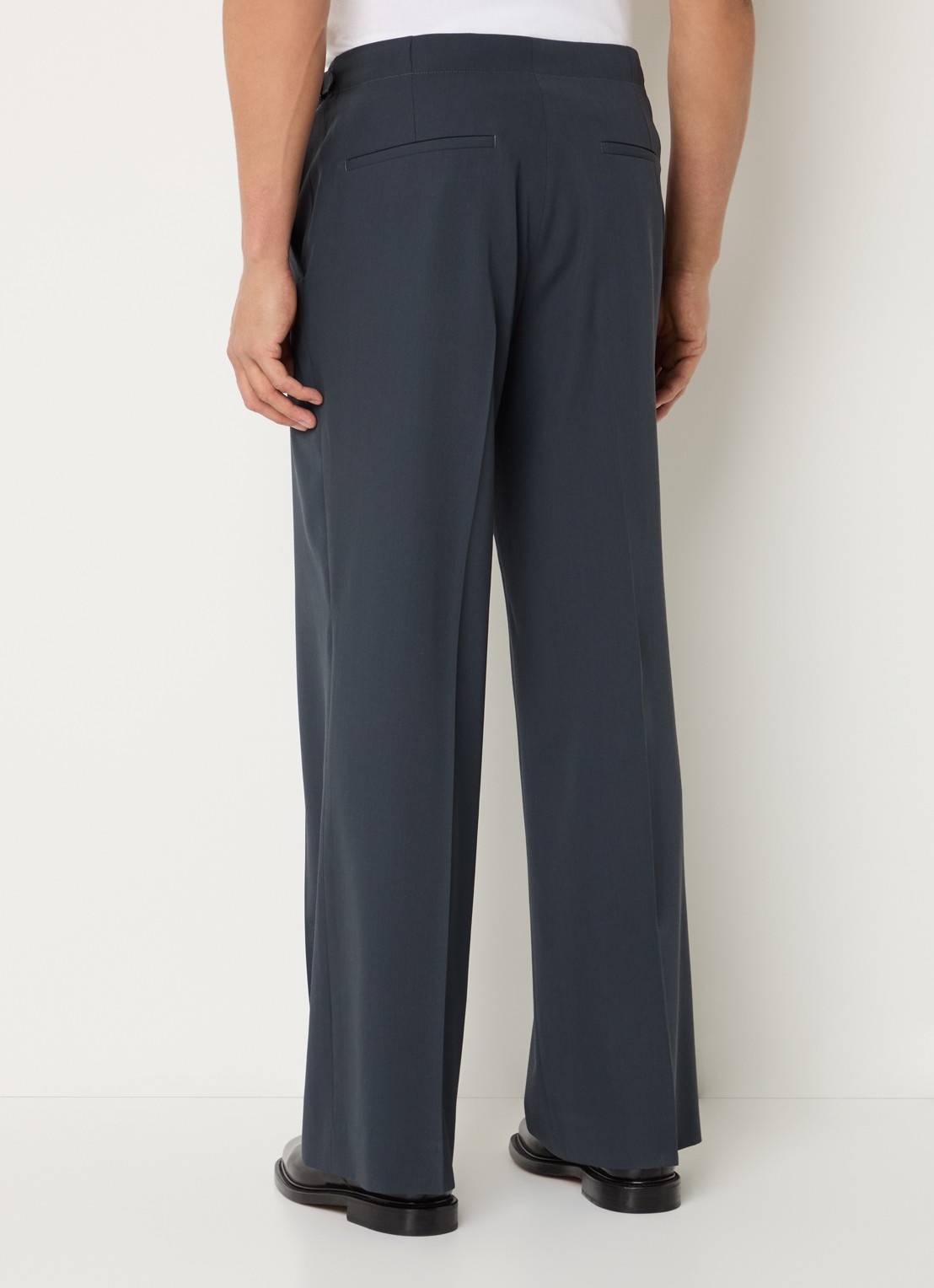 Sandro Straight fit pantalon van scheerwol met steekzakken - achterkant antraciet
