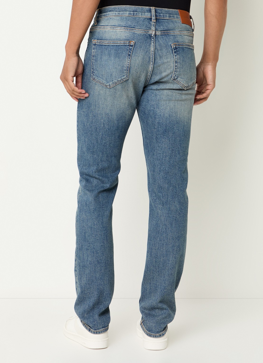 Sandro Straight leg jeans met medium wassing met steekzakken - achterkant indigo