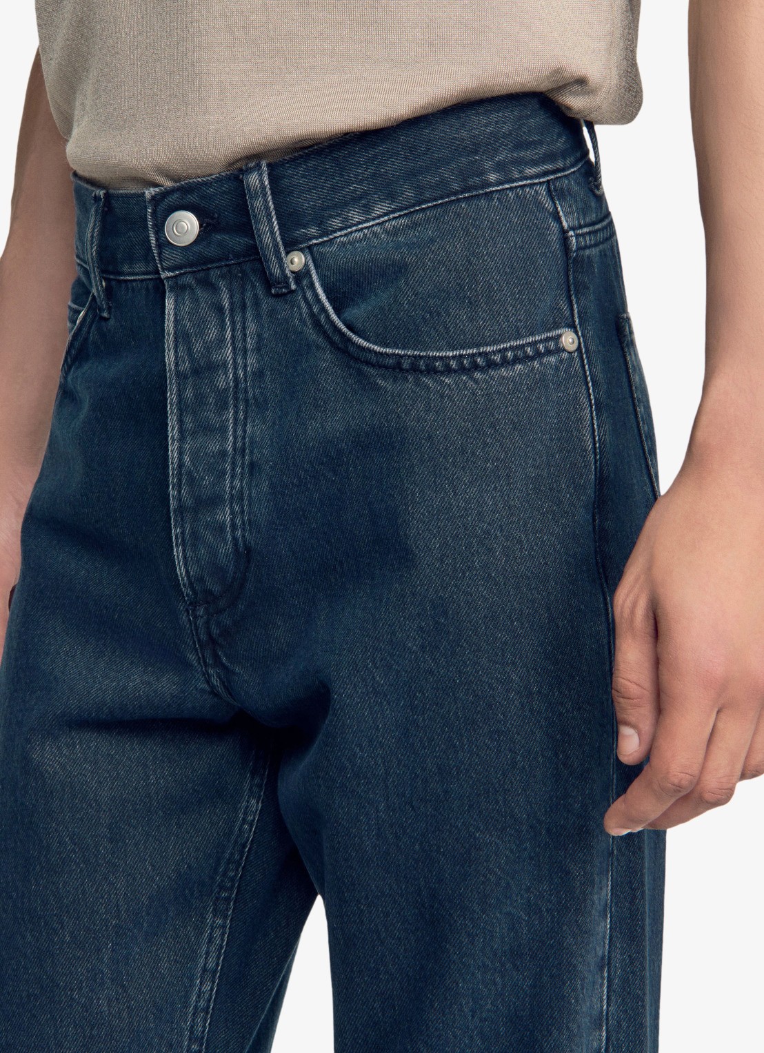Sandro Straight leg jeans met steekzakken - detail 4 donkergrijs