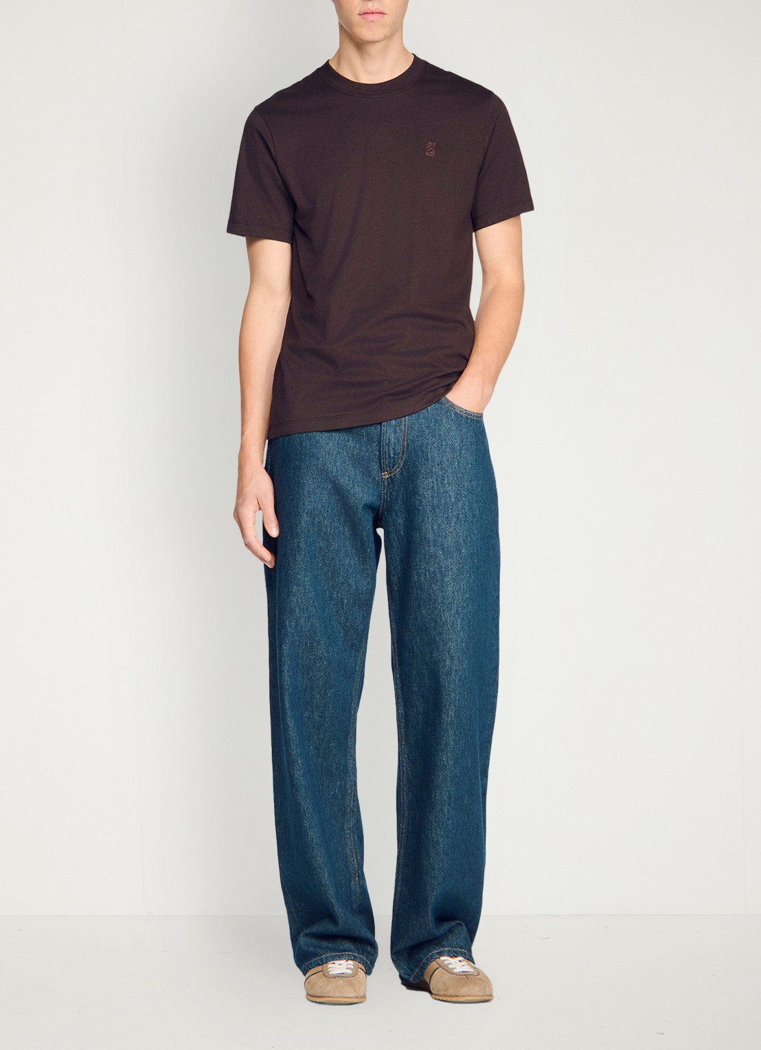 Sandro T-shirt met logo - voorkant 2 chocoladebruin