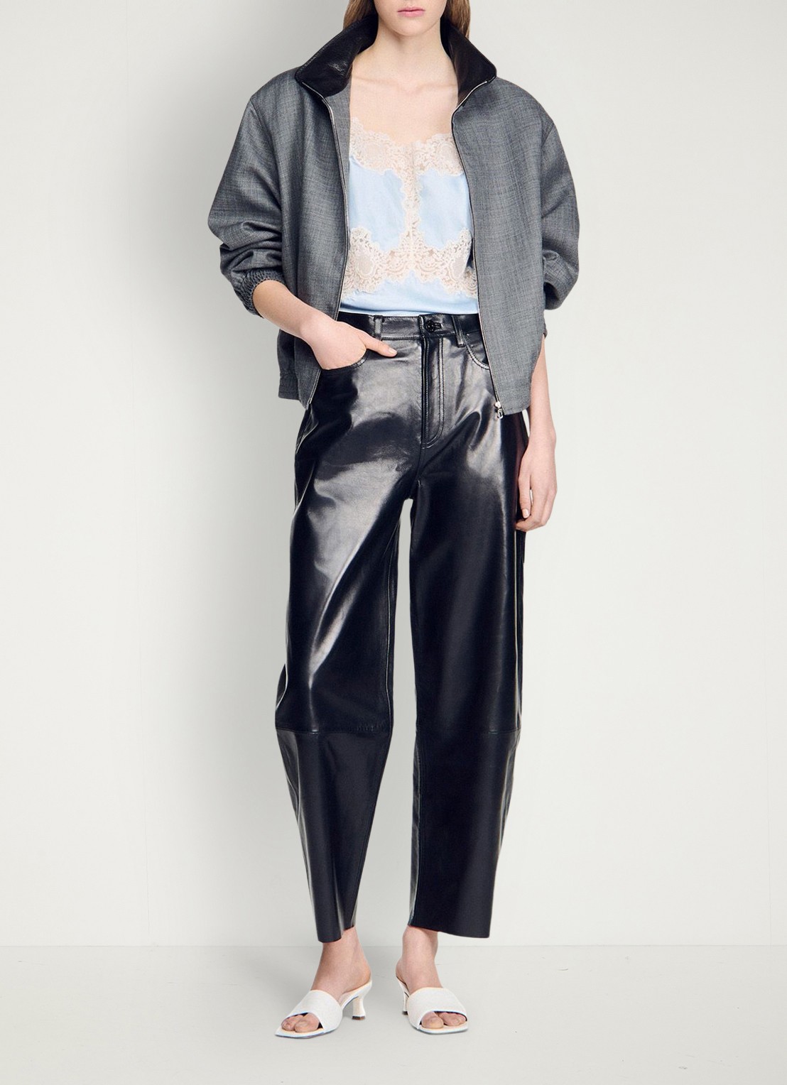 Sandro Top met details van kant - detail 4 lichtblauw