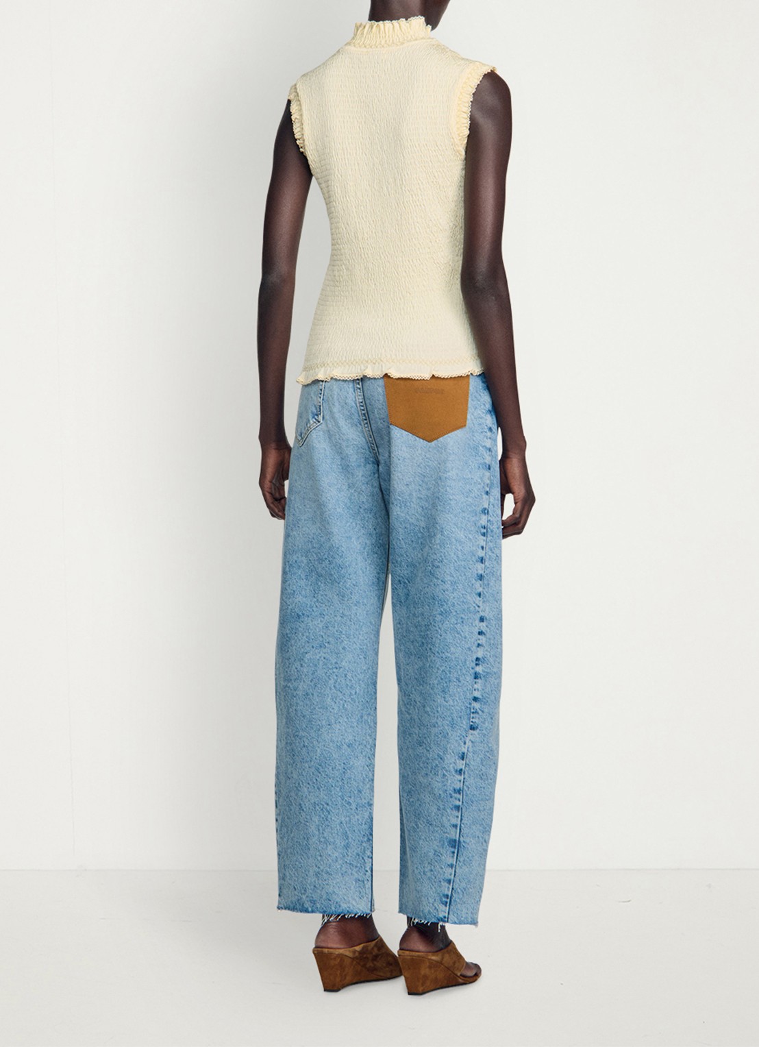Sandro Top met smockwerk en bloemdetail - achterkant 4 vanilla / beige