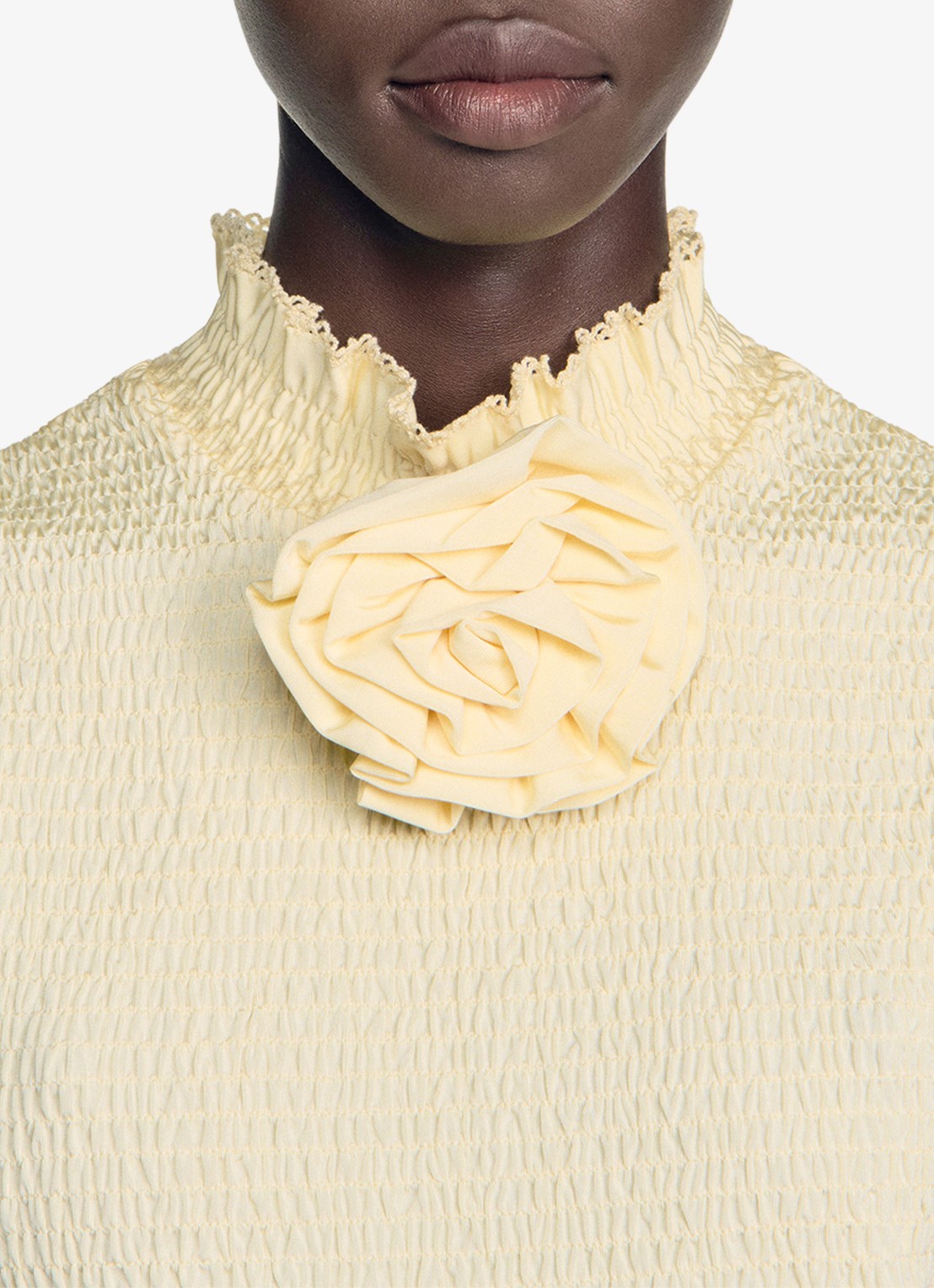 Sandro Top met smockwerk en bloemdetail - detail 2 vanilla / beige
